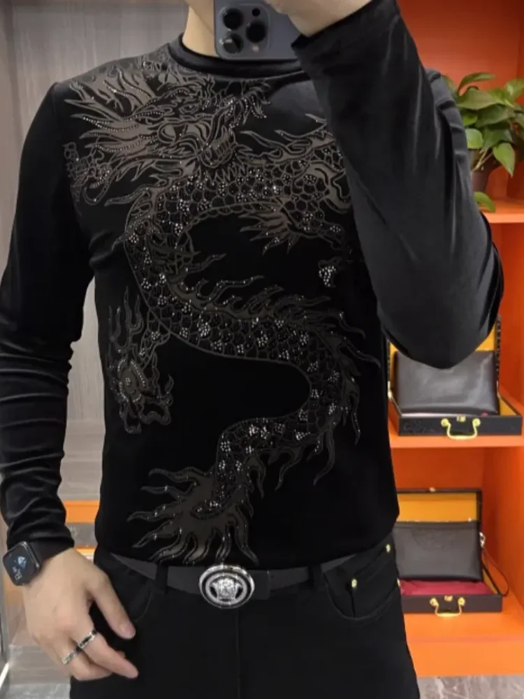 

Мужская черная бархатная футболка с бриллиантовым блеском и длинными рукавами, удобная модная футболка в городском стиле с круглым вырезом и принтом для осени и зимы