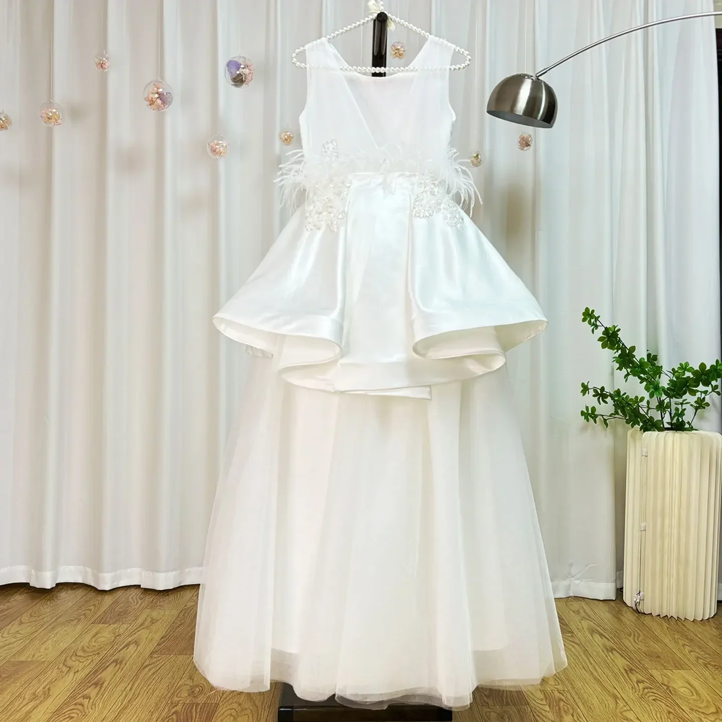 White Ball Gown For Girl Dress  Kid Wedding Birthday Elegant Appliques Beading Red First Communion Party 2025