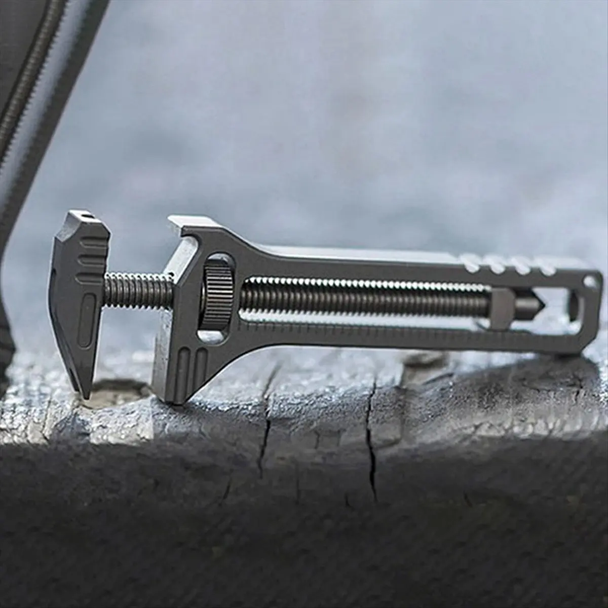 4pcs Mini Bottle Opener Wrench Rustproof Multi Tool Wrench Adjustable Multi -functional tool alloy