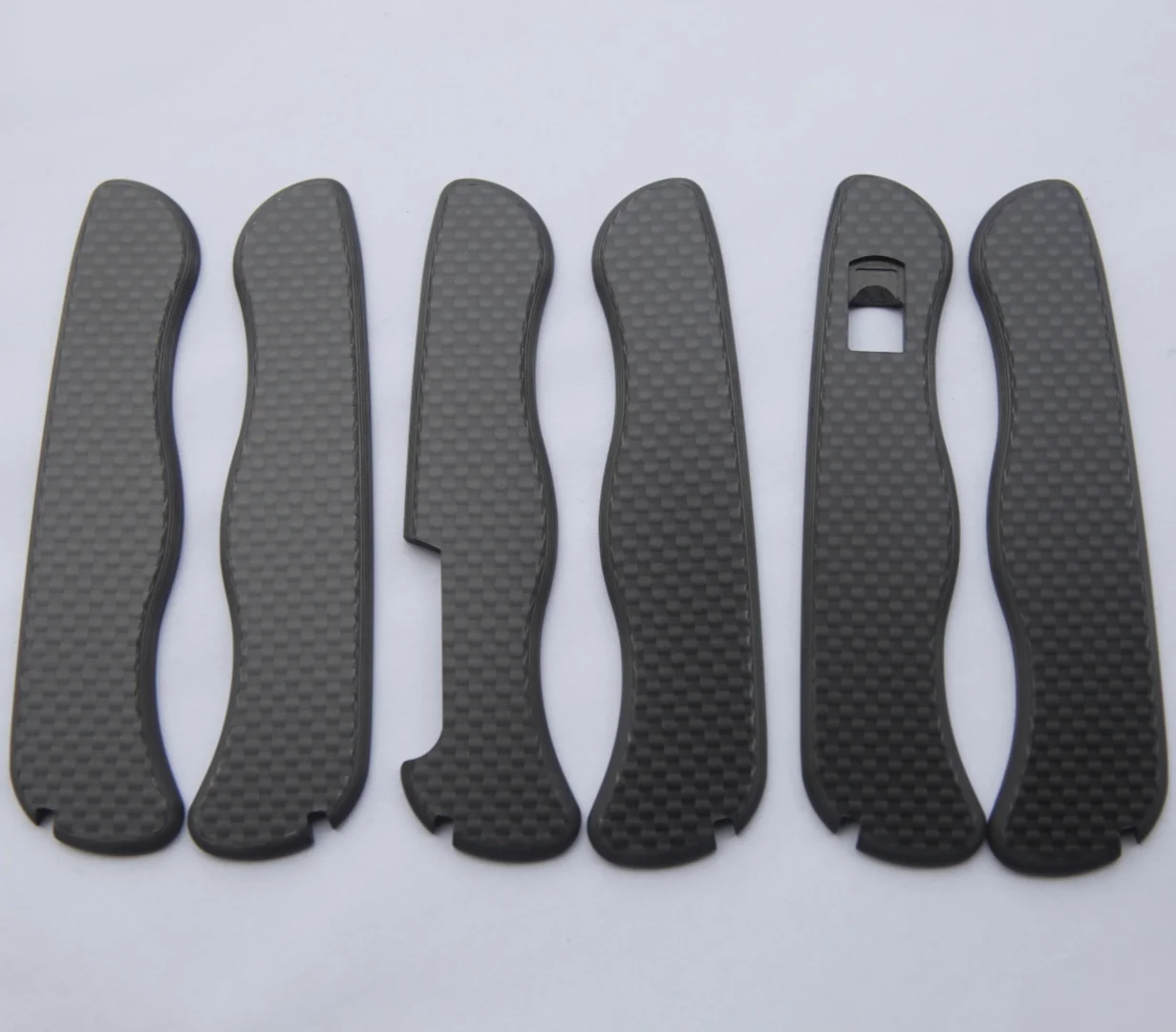 1pair 3types Carbon handle scales patches suitable for the 111MM Victorinox Swiss Army Knife （Excluding knives）