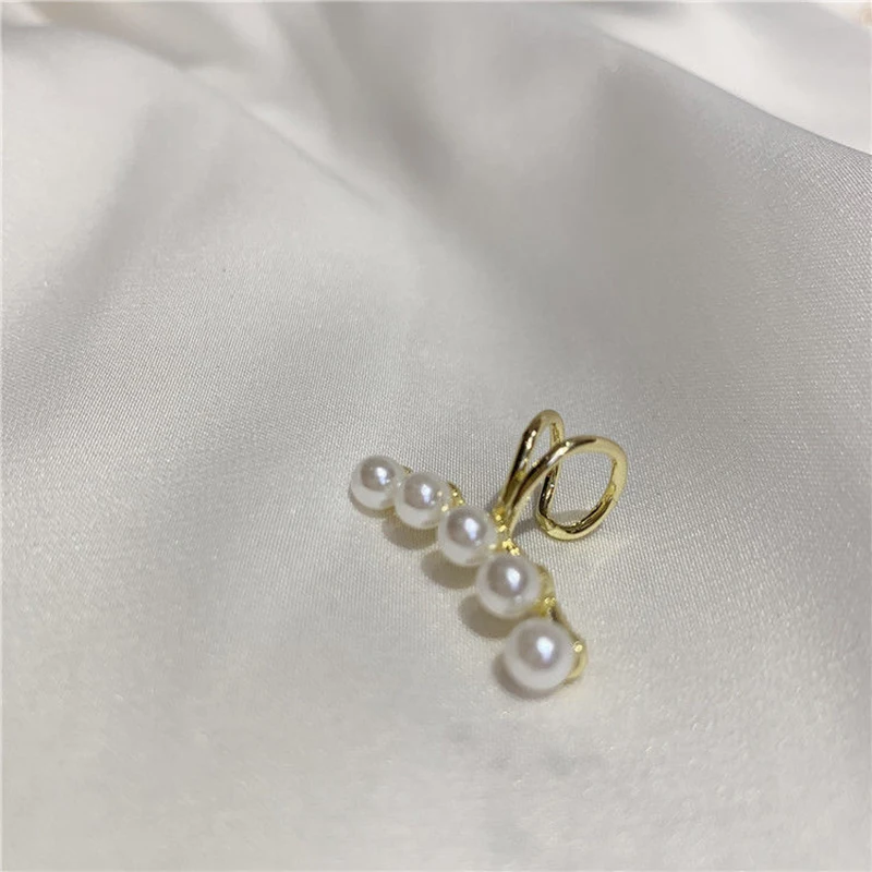 French Pearl Ear Bone Clip Women Fake Piercing Ear Cuff Retro Elegant Irregular Natural Pearl Ear Clips On Earrings Jewelry Gift