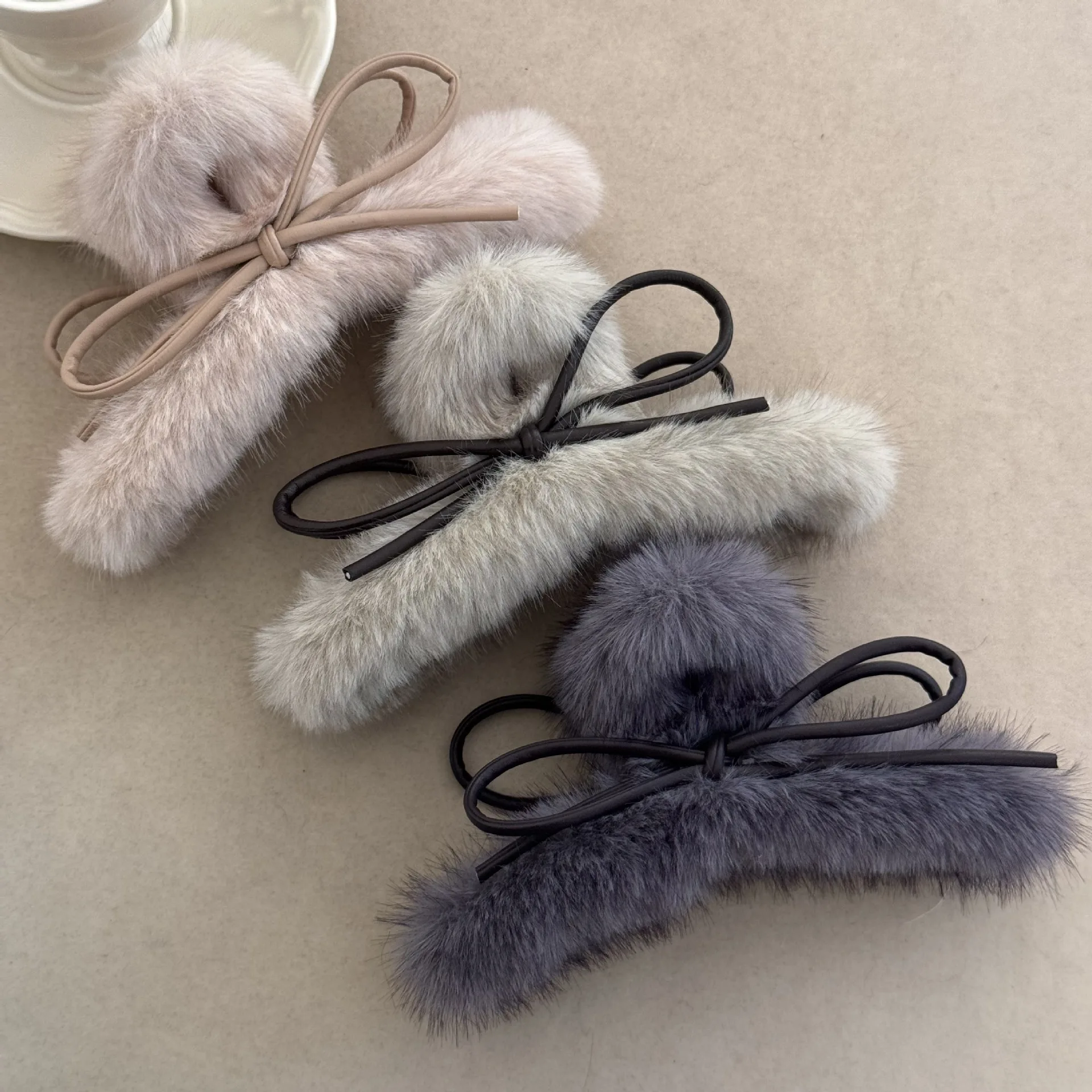 

NEW Autumn and Winter Leather Bow Plush Hair Claw Sweet Retro Claw Clip Crab Hair Clips for Women Girls INS Hair Accessories