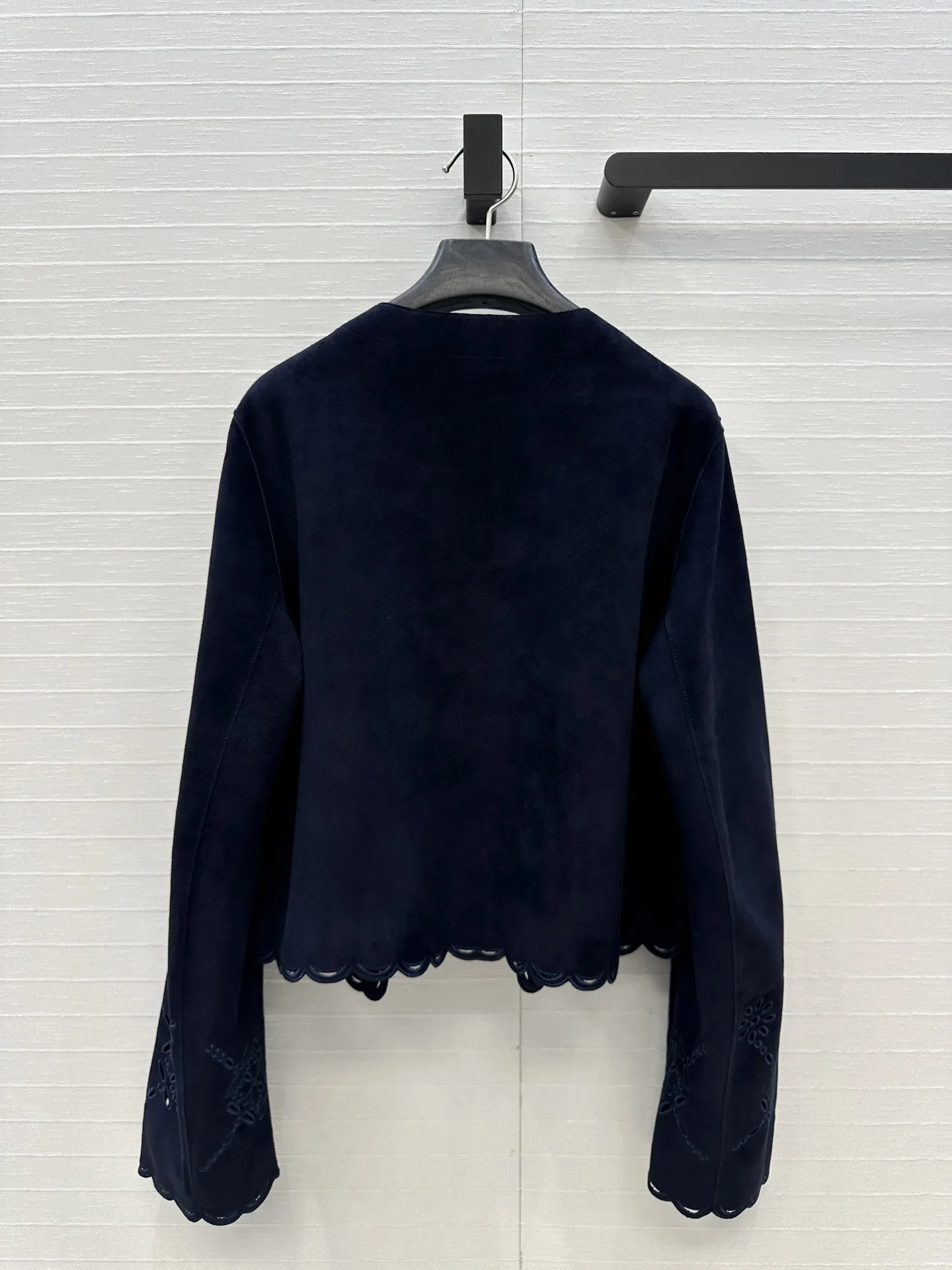 المرأة هندسية التطريز الجلد المدبوغ معطف جلد الغنم جولة الرقبة طويلة الأكمام أزياء سترة قصيرة #1