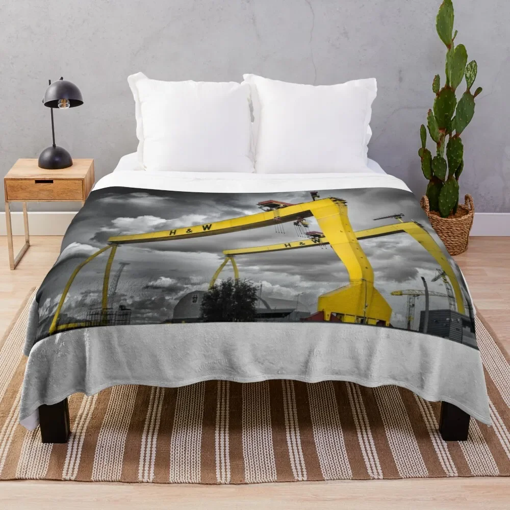 

Belfast Shipyard 7 Throw Blanket Kid'S cosplay anime Quilt bed plaid Blankets