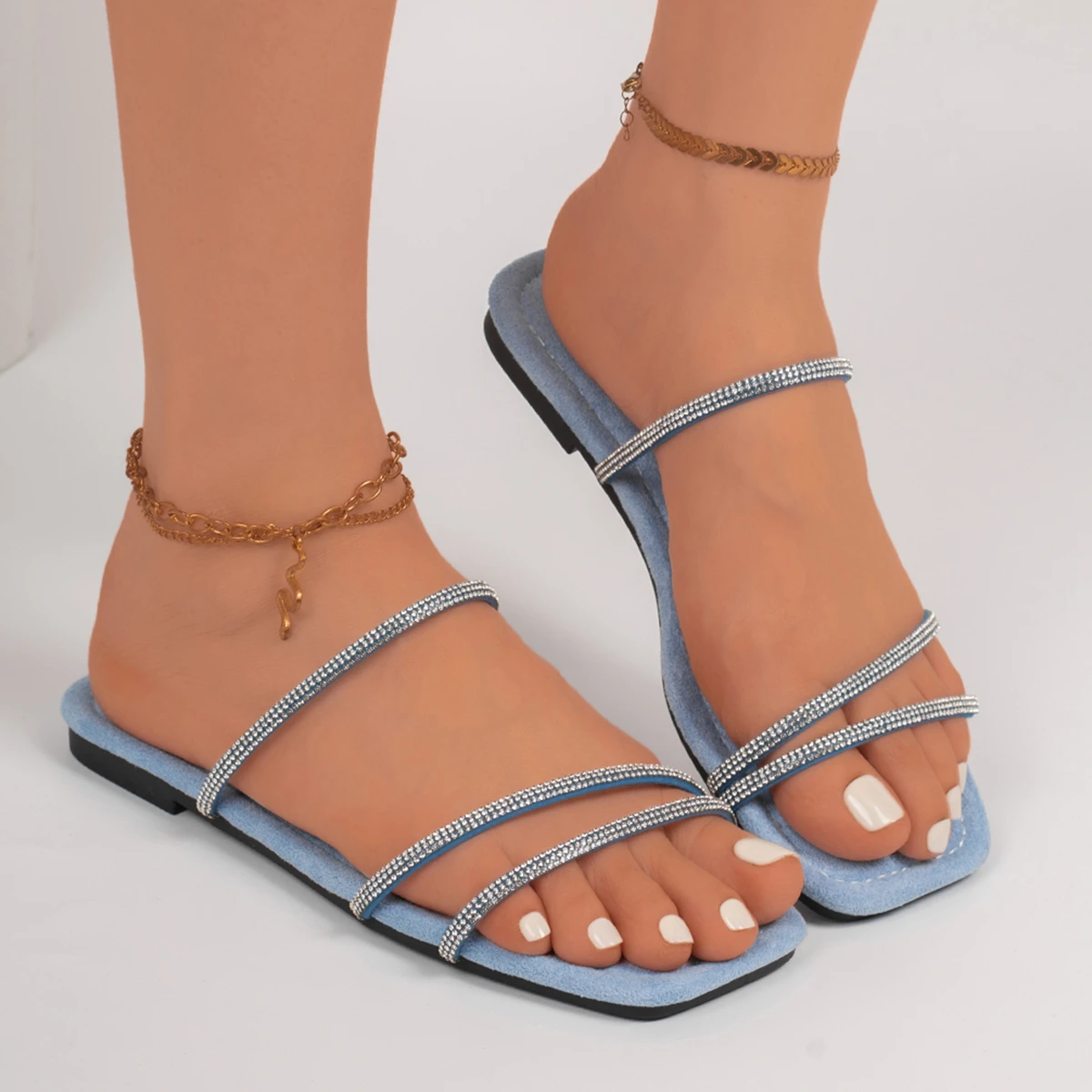 Women Rhinestone Strappy Slide Sandals Square Toe Flat Sole Open Toe Slip‑On Summer Beach Party Dress Slippers Large Size