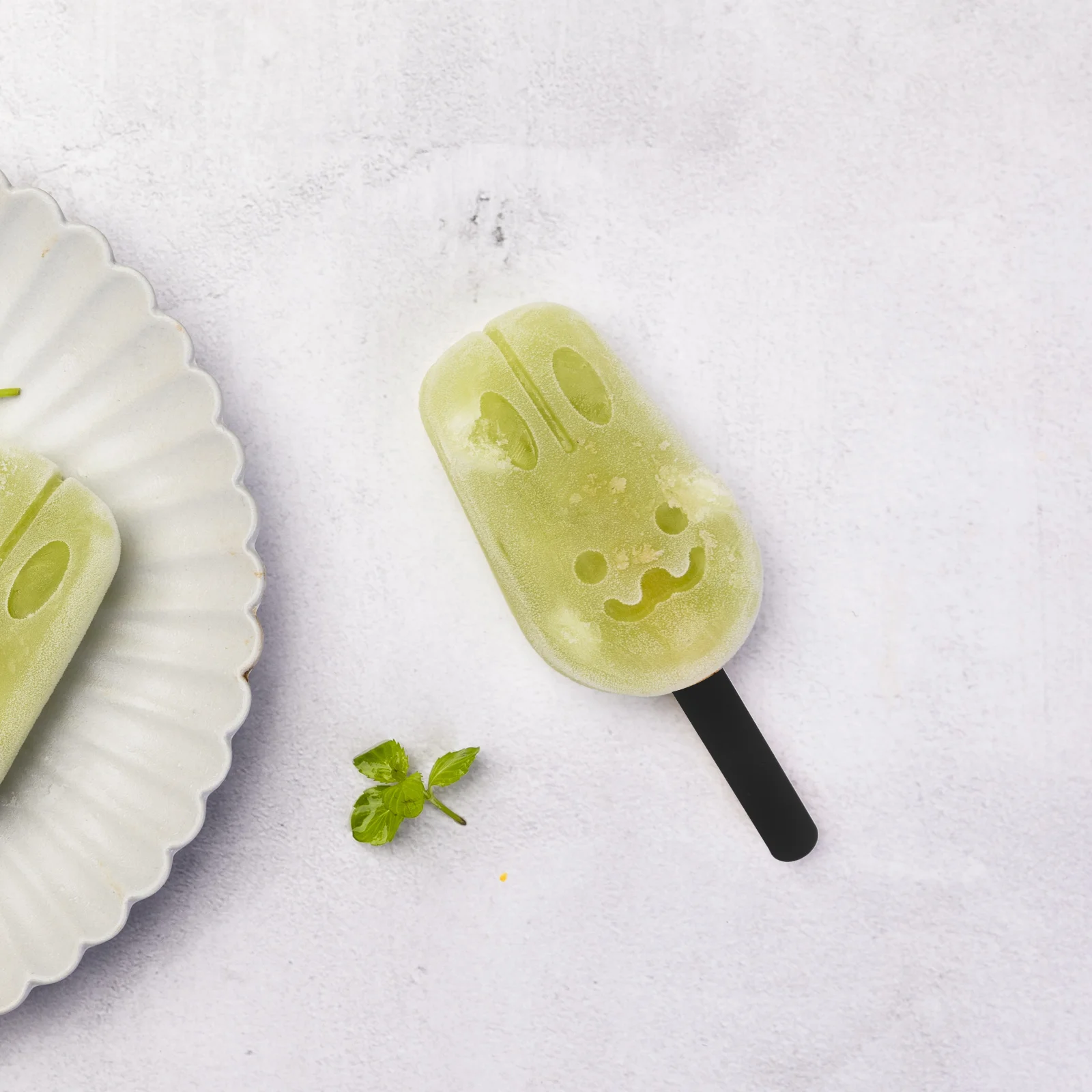 

20Pcs Reusable Acrylic Ice Pop Sticks Clear Sticks for DIY Cake Pops Candy Dessert Crafts Kids Safe Clear Cake Pops