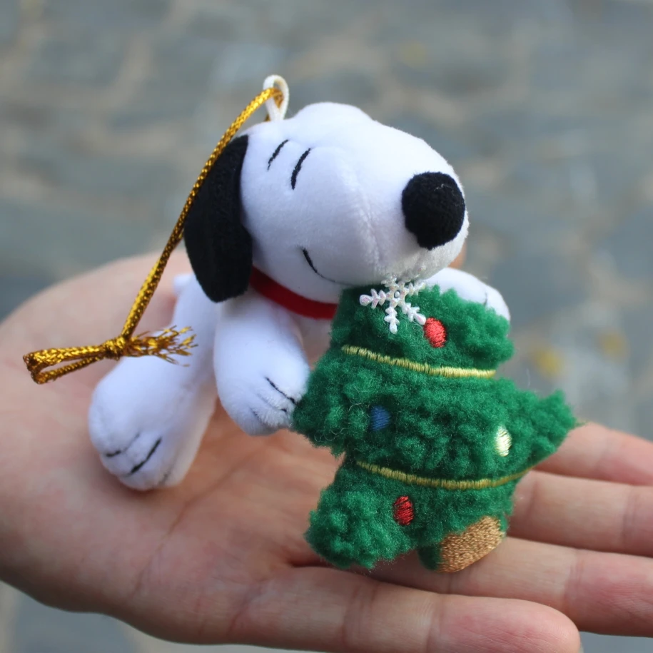 

10 шт., 10 см, арахис, снупи, держащая рождественскую елку, плюшевые мягкие игрушки-подвески, рождественские игрушки-снупи