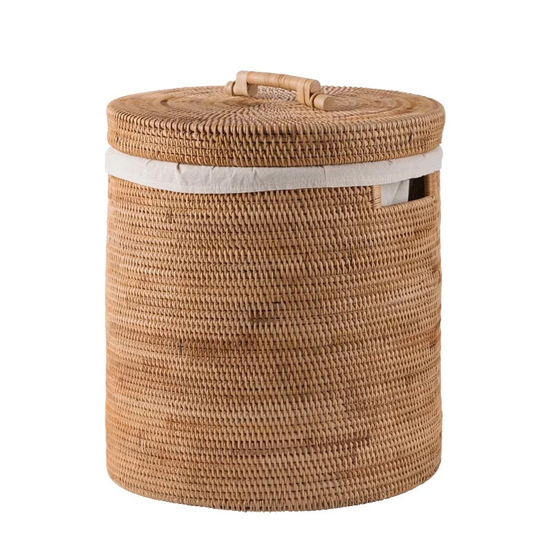 Retro oversized basket for storing dirty clothes, handcrafted rattan woven storage basket with lid, household laundry storage