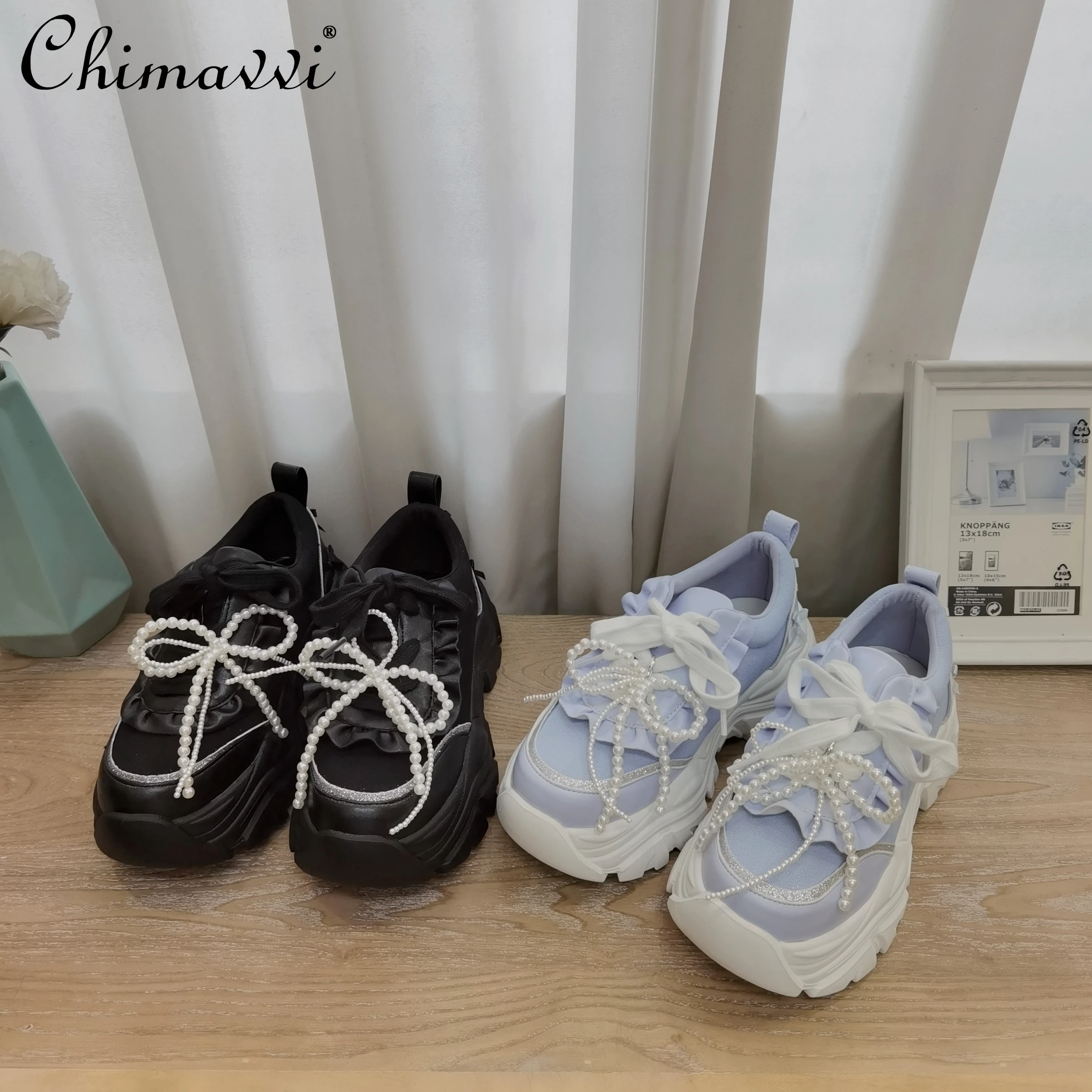 

Japanese Retro Soft Girl Lolita Sneakers New 2025 Autumn Heavy Pearl Bowknot Girl Temperament Women's Sports Dad Shoes