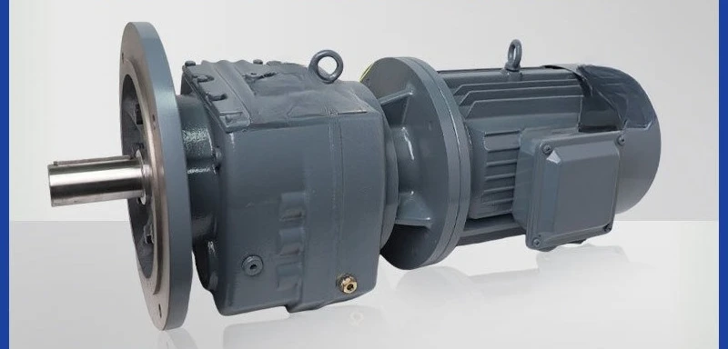 Split motor for vertical helical gear reducer stirring