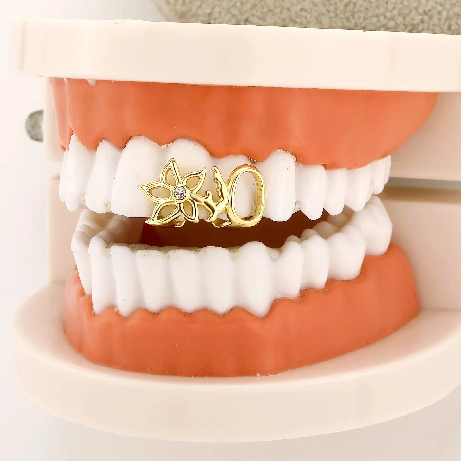 Glossy Double Hollow Flower Tooth Grillz Gold/Silver Color Women's Daily Wearable Tooth Jewelry Dental Grills
