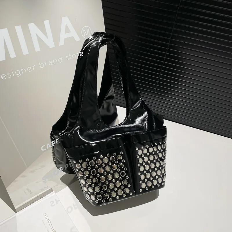 

Fashion Luxury Designer Rivet Women's Bag Trendy Versatile Shoulder Bag, Locomotive Bucket Underarm Bag Handbag