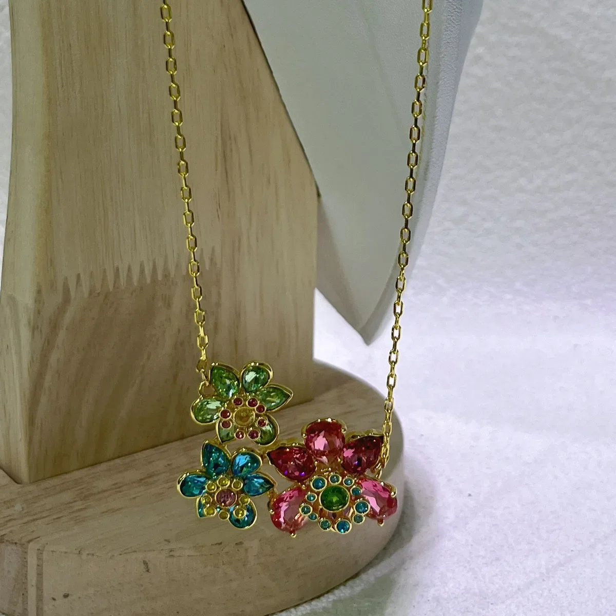 Originele sieradenset nieuwe kleur bloem kristal boetiek onregelmatige oorbel prachtige ketting ring armband huwelijkscadeau voor vrouwen