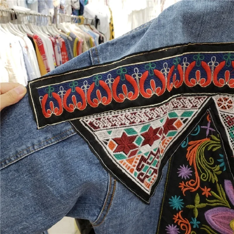 Boho เลื่อมพู่เย็บปักถักร้อย DENIM แจ็คเก็ตผู้หญิงหลวม VINTAGE สั้นคาวบอย Outwear กระเป๋าขนาดใหญ่แขนยาวกางเกงยีนส์แจ็คเก็ตหญิง