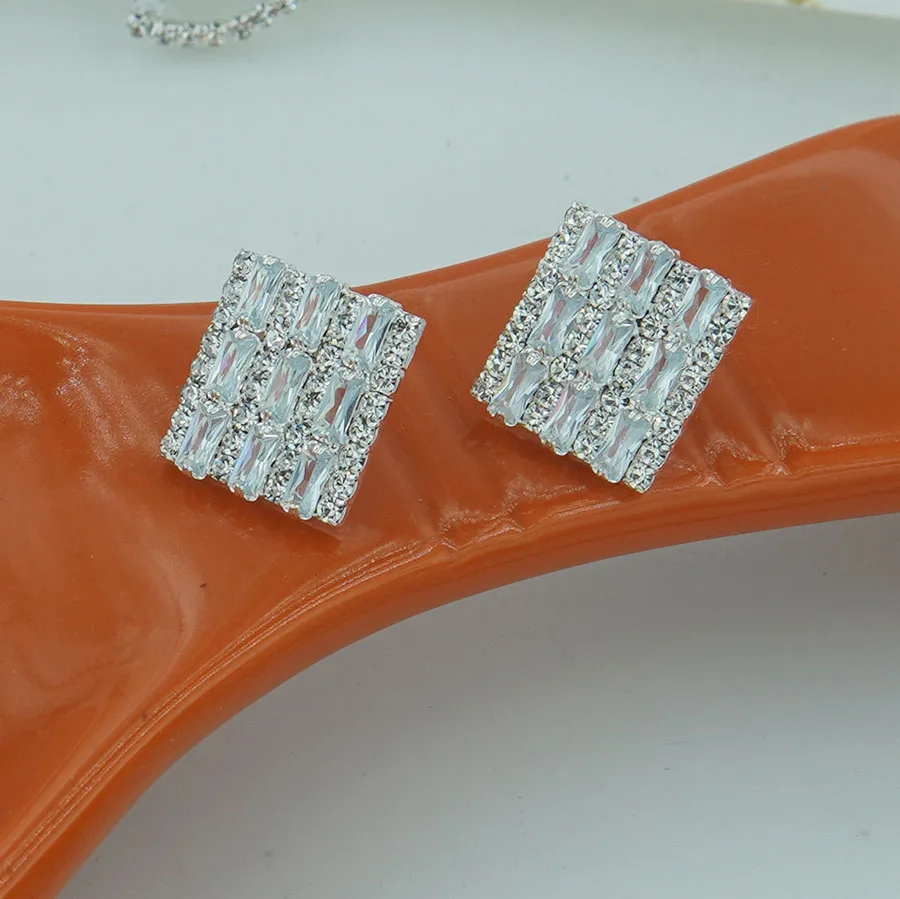 

Luxurious Shiny Square Rhinestones Women's Earrings Exquisite Simple Wedding Jewelry Gift for Girls A620