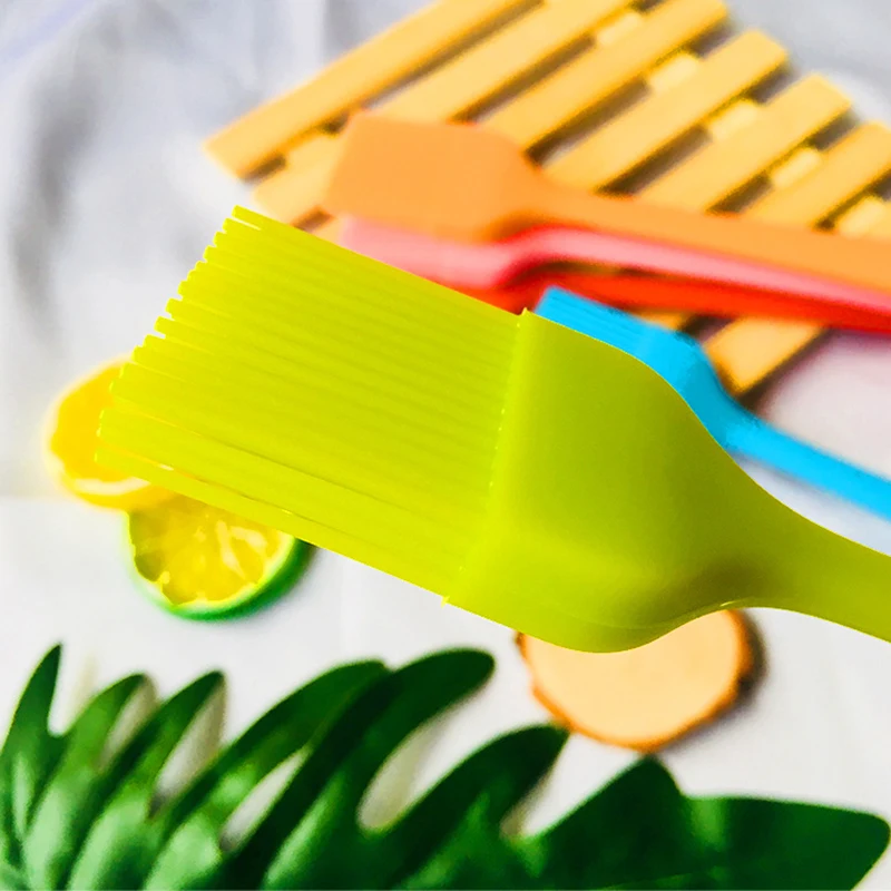 Kitchen Accessories Silicone Oil Brush Food Grade Baking Brush Plastic Handle High Temperature Resistant Barbecue Brush