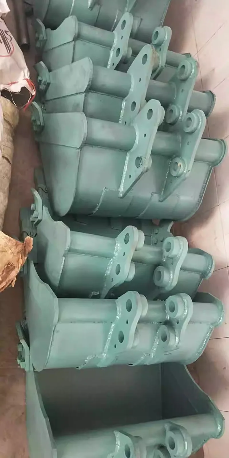 Applicable to Jiubaotian Excavator Accessories 15/20 Small Bucket Bucket, Suitable for Installation and Micro Digging Various