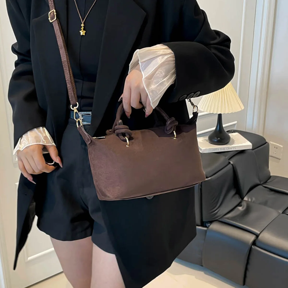 

Матовая замшевая винтажная сумка на плечо, однотонная, легкая, большая вместимость, на молнии из искусственной кожи, регулируемый ремень, для повседневных поездок на работу, для покупок