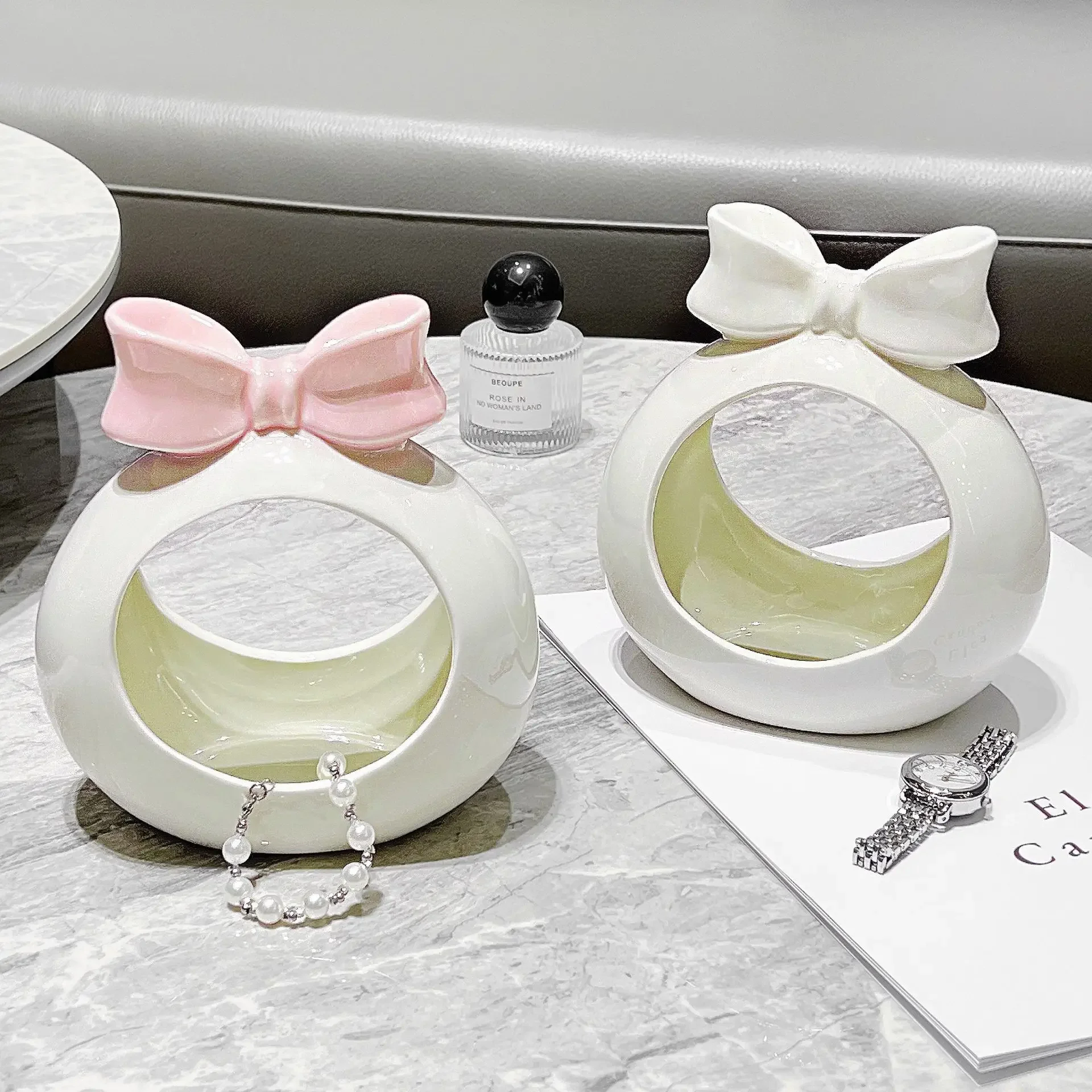 

Cute Bow Entrance Key Storage Box Creative Desktop Decorative Ornament Cream Style Jewelry Rack Kawaii Decor
