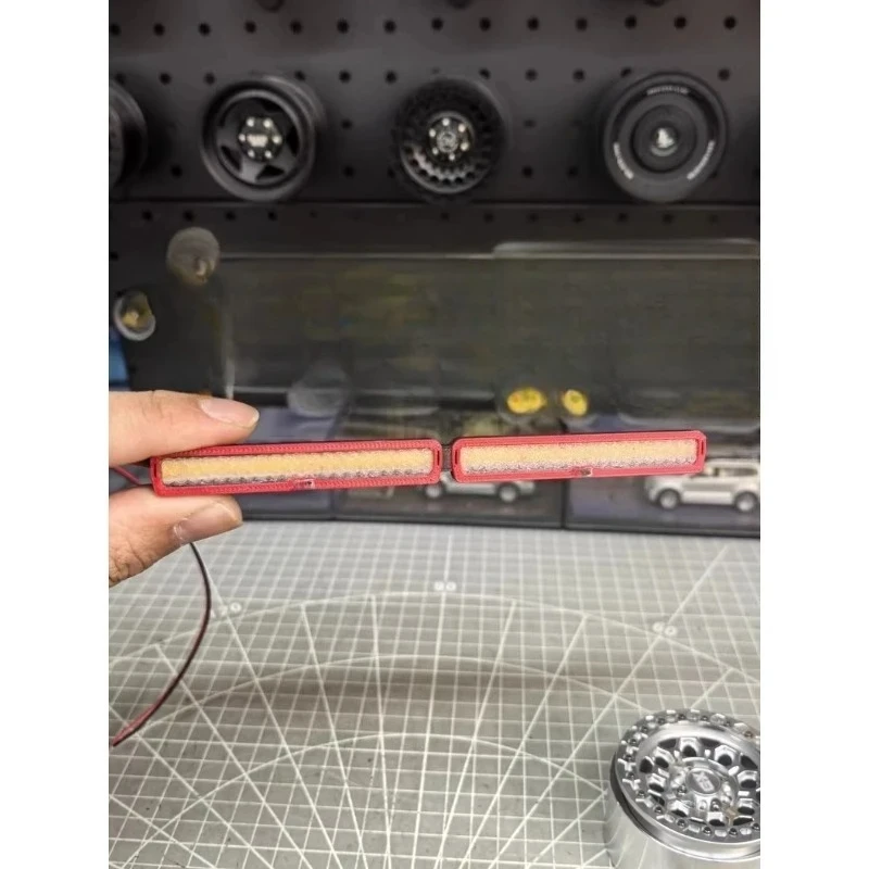 

RGT 1/10 EX86160 LC79/EX86190 LC76/EX86020 LC71 Off-Road RC Truck Models Rooftop Spotlights for RC Crawler Upgrade