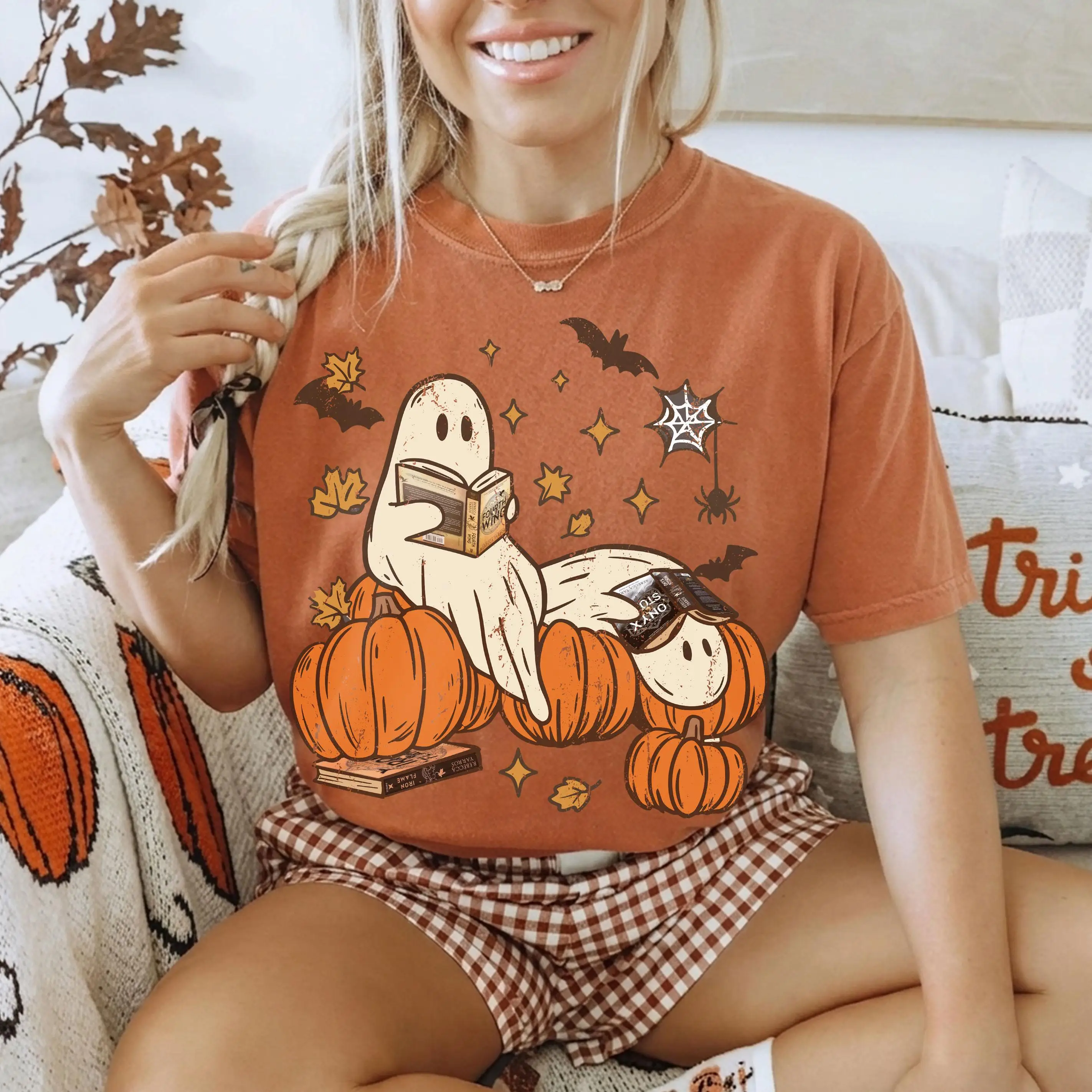 Ghost Reading Shirt Women Men Bookish Halloween Tees Fourth Wing Ghost Vintage Halloween 100% Cotton Shirt