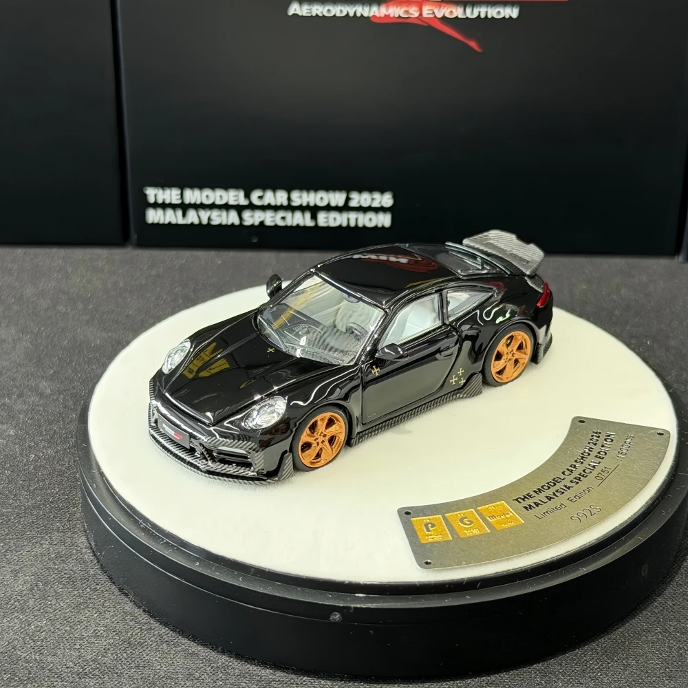 PGM 1:64 Chopin DarwinPRO 992S Diecast Model Car view 2
