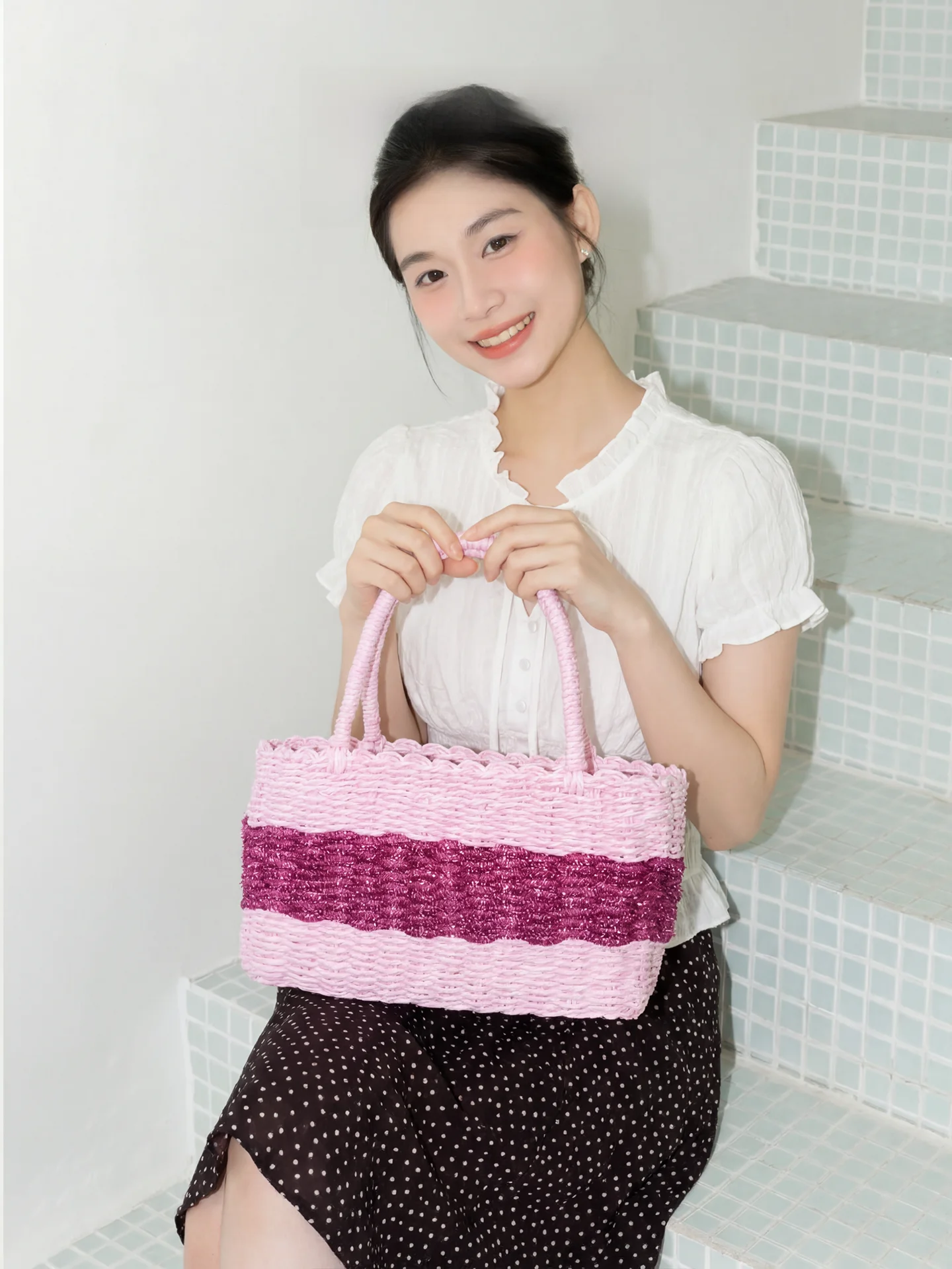 

Shiny Wave Light Orange Girl Straw Woven Bag Summer Beach Vacation Handheld Basket Bag Pure E-commerce Sale Holiday Style