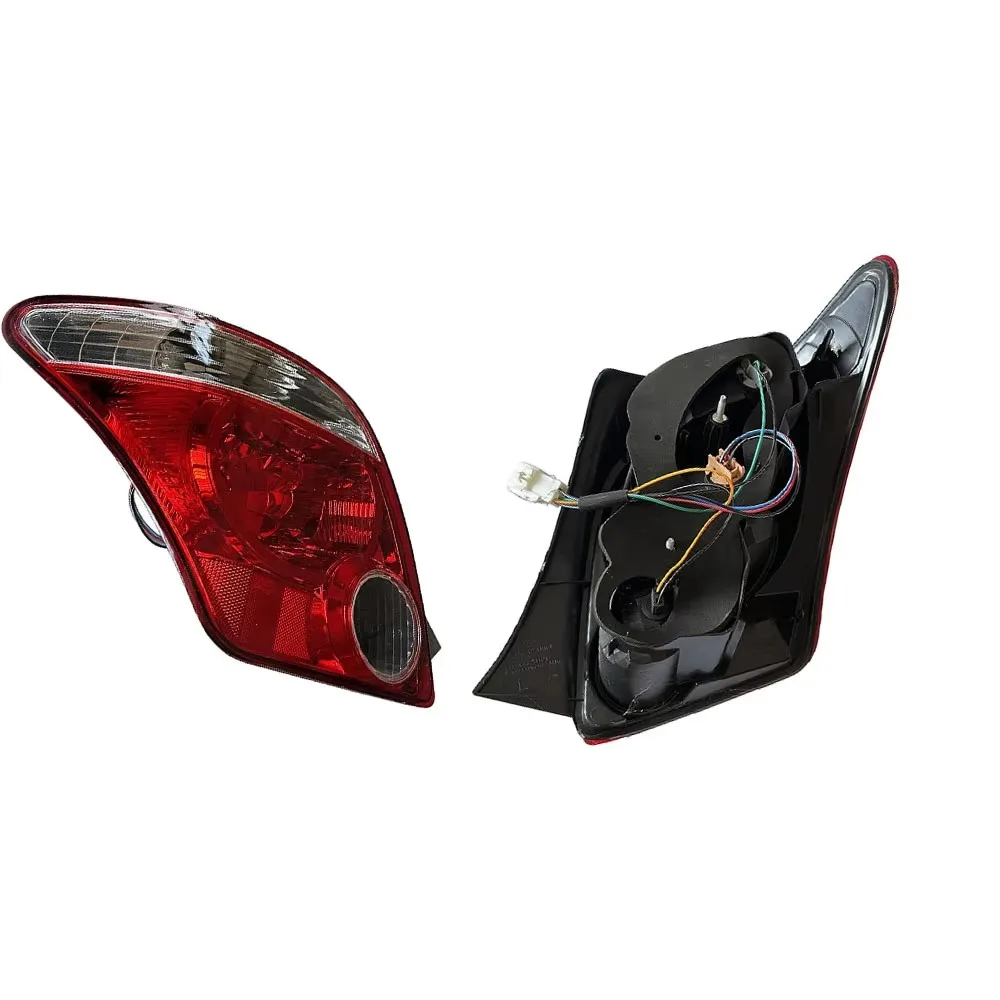 Car Taillights for Toyota IST Ncp61 2002 to 2009 Tail Light Rrverse Turn Brake Lamp 2Pcs