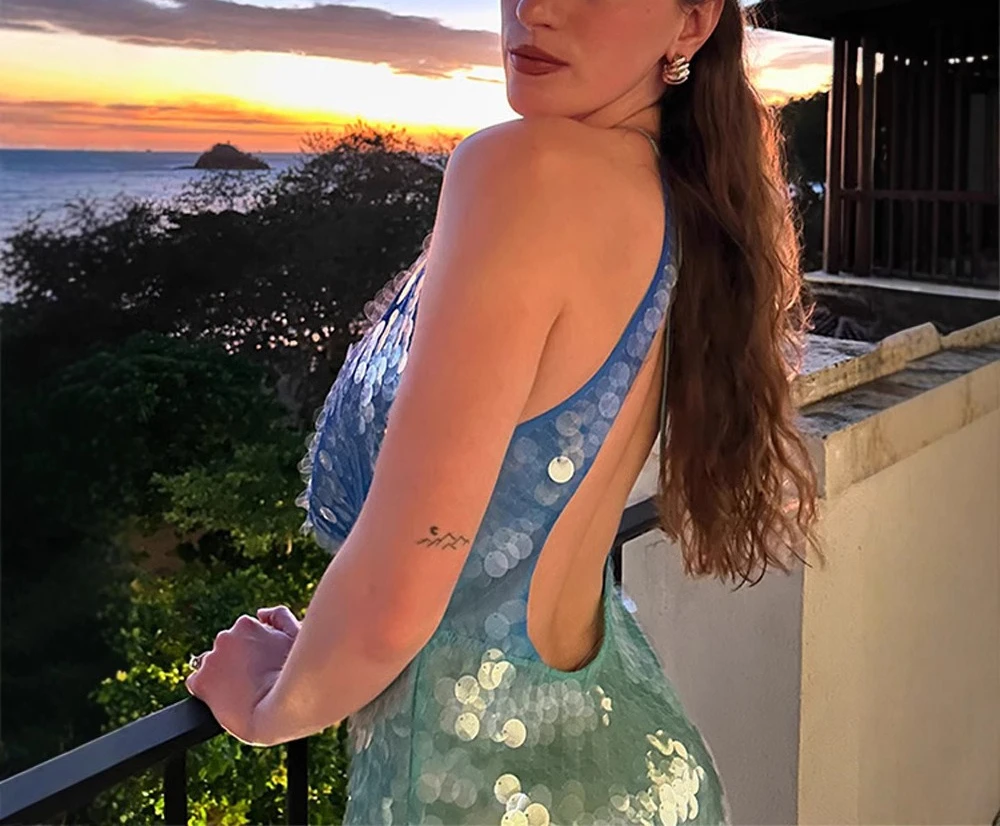 Zomer 2025, nieuwe sexy uitgesneden rugloze halternek rok met lovertjes voor dames