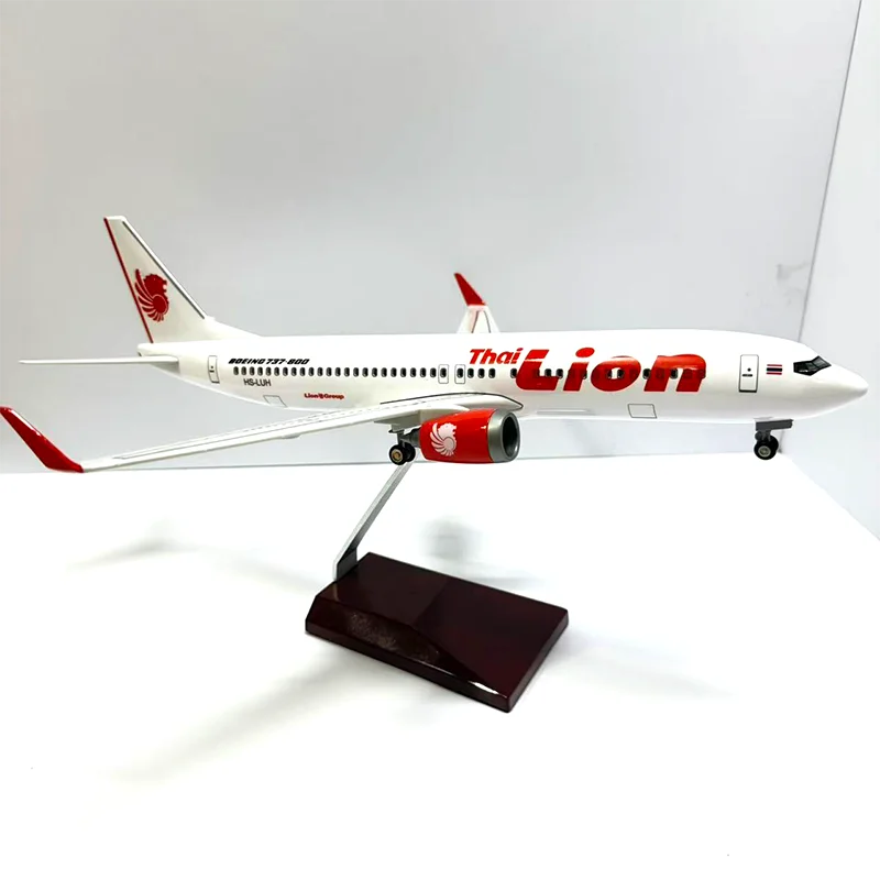 

Модель самолета Boeing 737-800 авиакомпании Lion Air, 37 см, масштаб 1:190, с подсветкой и шасси