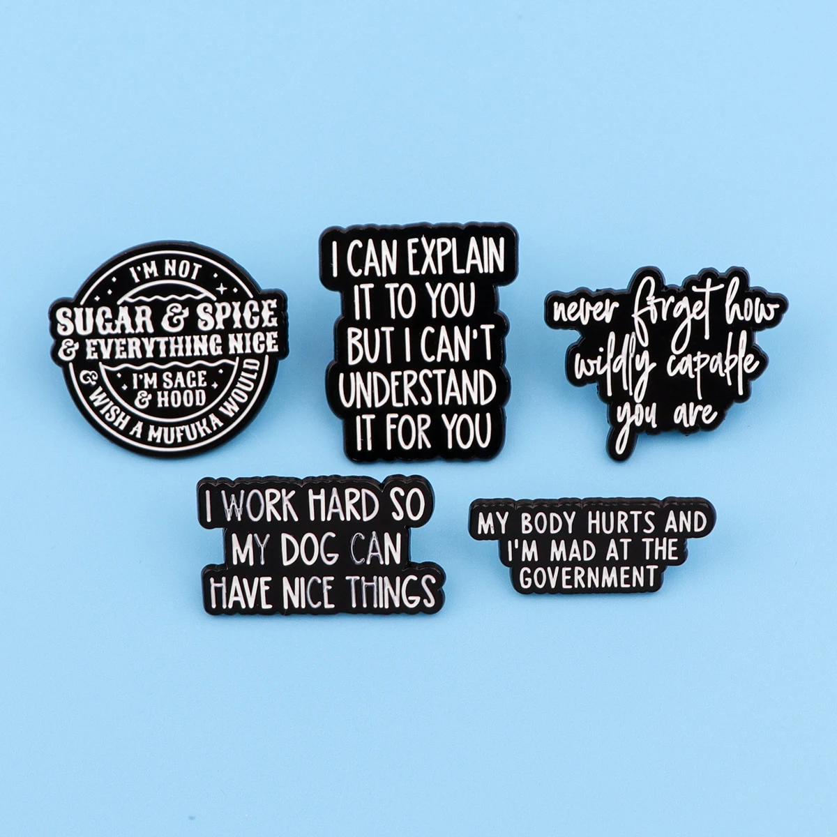 Crows Skull อ้าง Lapel Pins สําหรับกระเป๋าเป้สะพายหลัง Cool Men เข็มกลัดสําหรับเสื้อผ้านุ่มเคลือบ Pin กระเป๋าป้ายเครื่องประดับอุปกรณ์เสริม