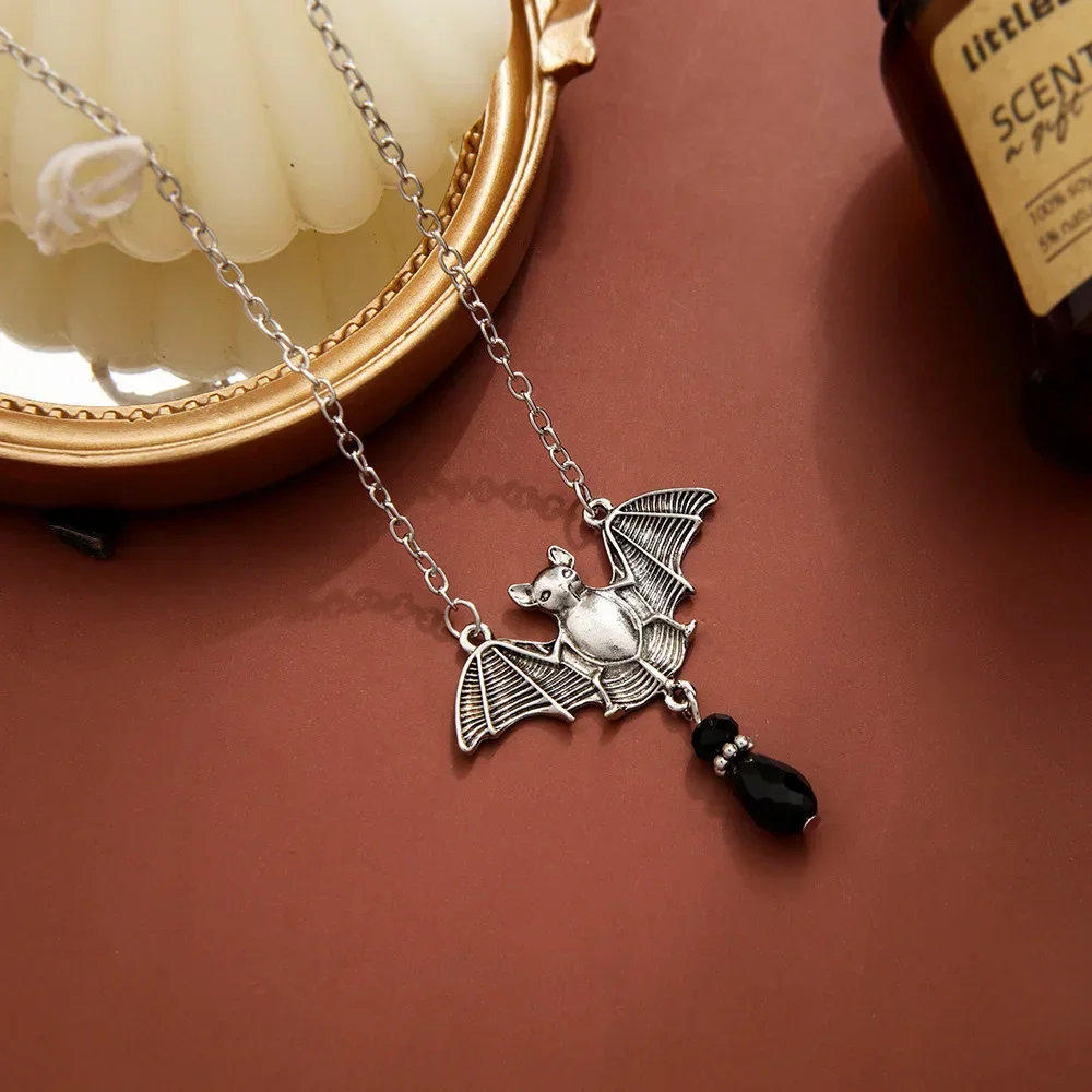 Fashion Vintage Gothic Hip Hop Rock Punk Bat Pendant Necklace with Black Cabochon for Women Men Party Halloween Jewelry Gift