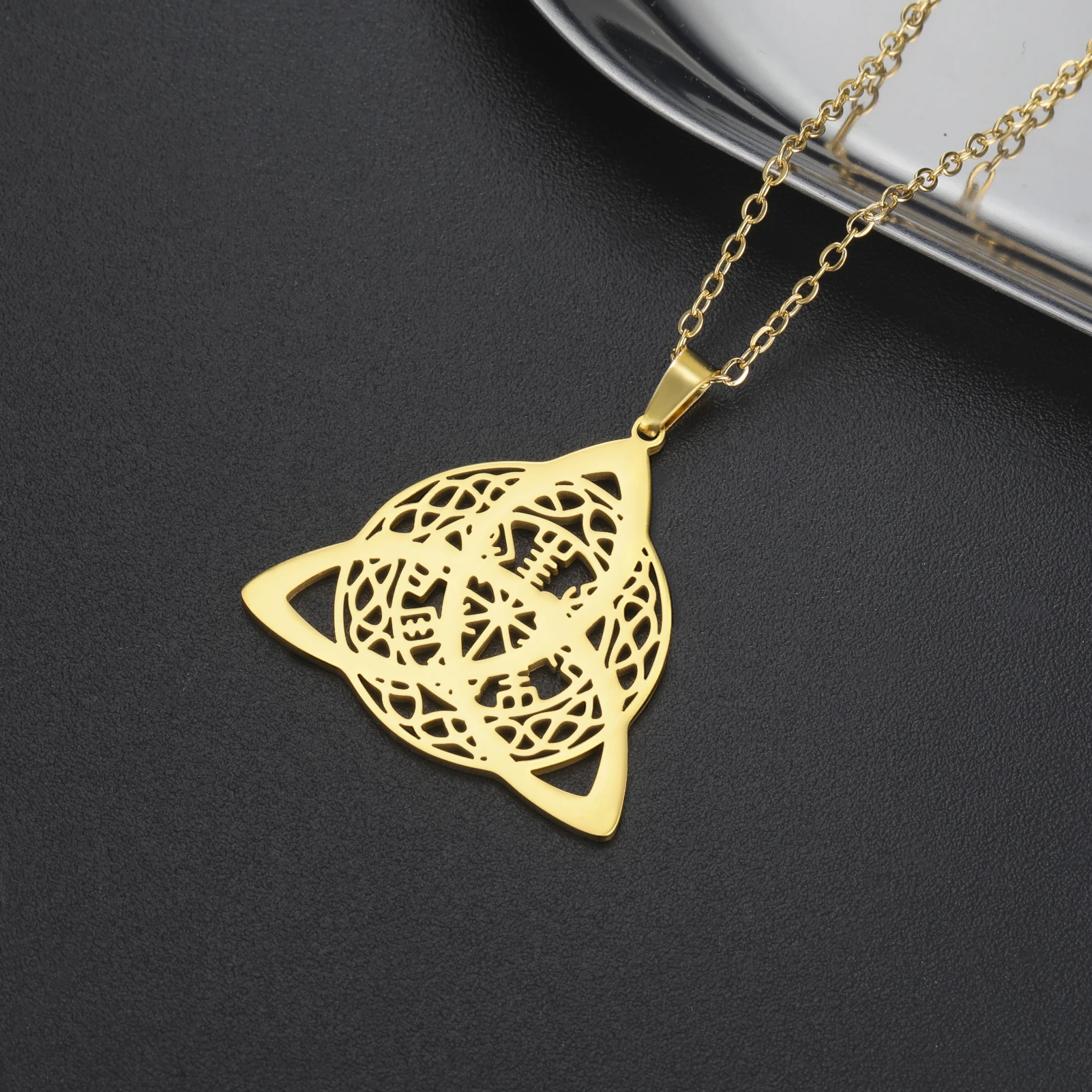 Viking Jagdras Tree of Life Necklace Stainless Steel Beast Eye Trident Celtic Knot Pendant Necklace Talisman Jewelry