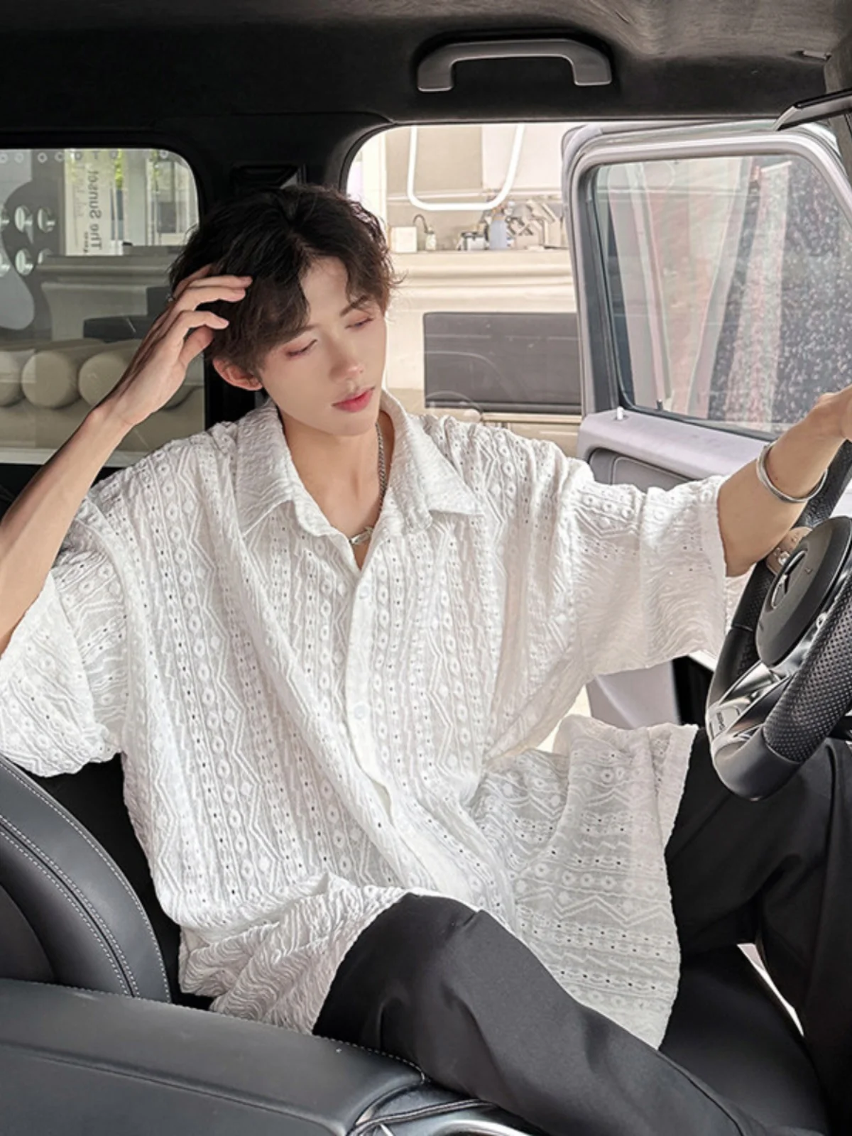 

Faionable Urban Men's White Hollow out Floral Pred irt ort Sve Clean Cut Sle Summer Thin Material Commute Wind