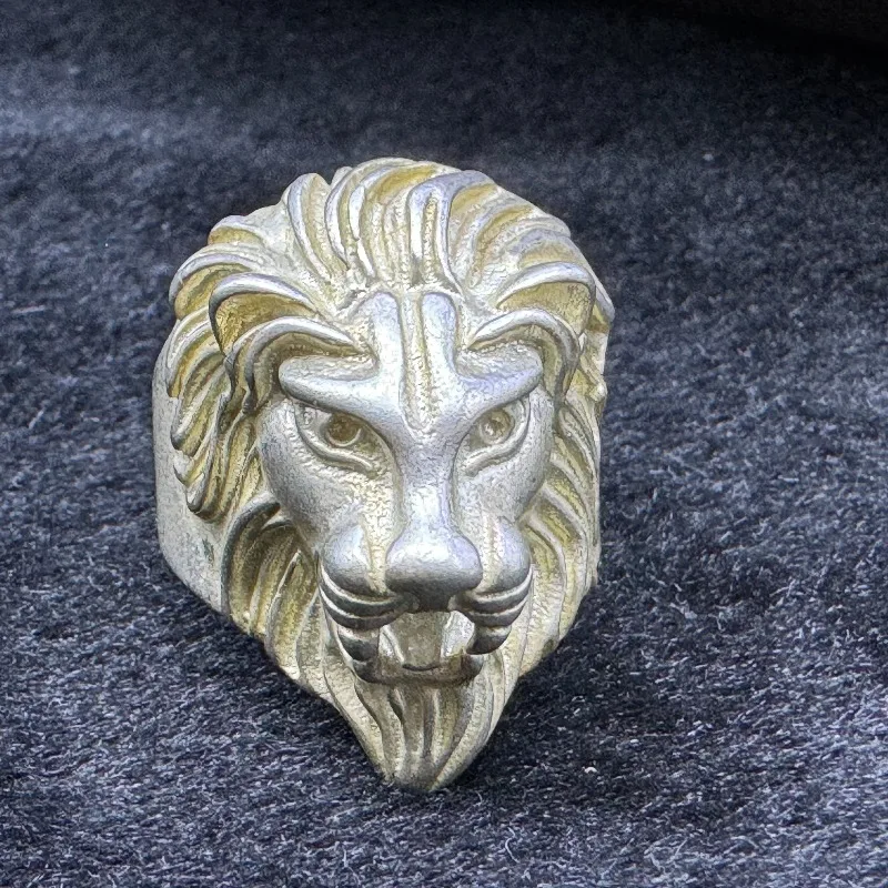Vintage Old Silver Tone Lion Head Ring, 3D Relief Carving, Bold Retro Unisex Statement Finger Jewelry