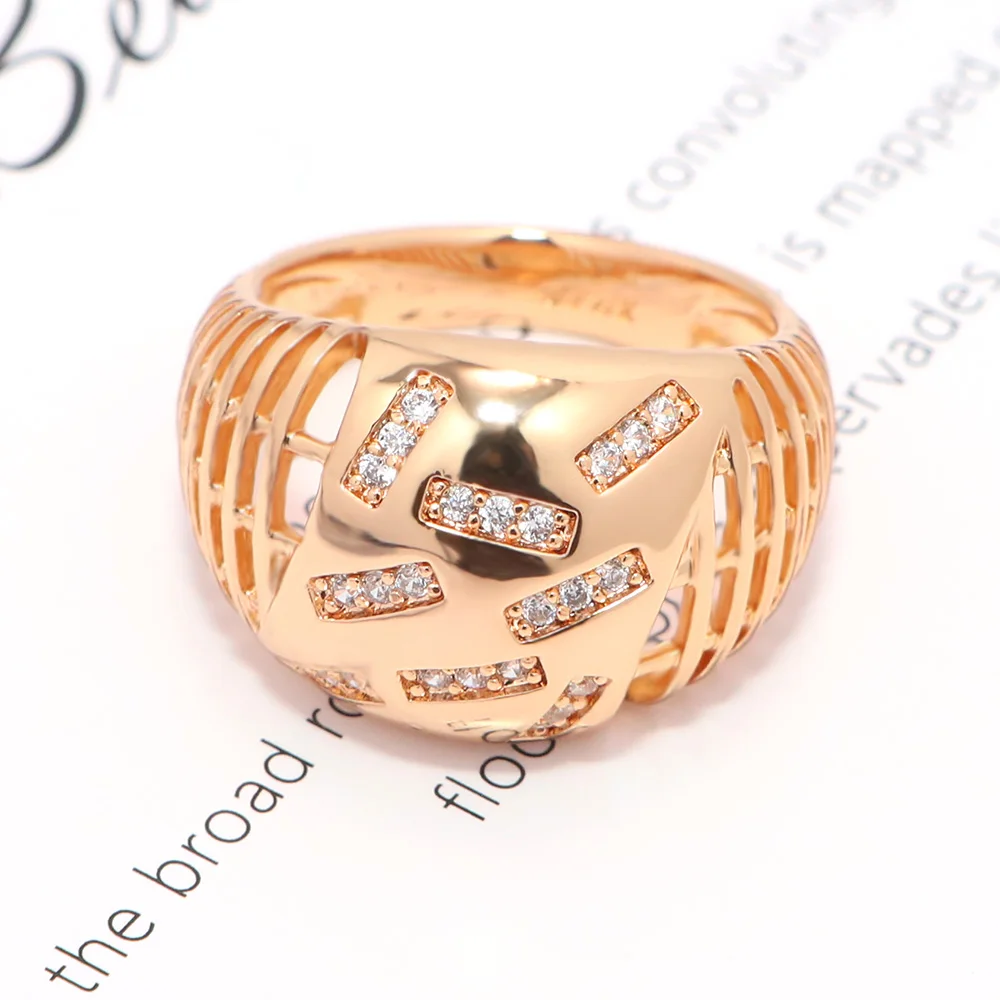 

The new luxurious gemstone ring is a masterpiece that exudes a fashionable and elegant feminine charm