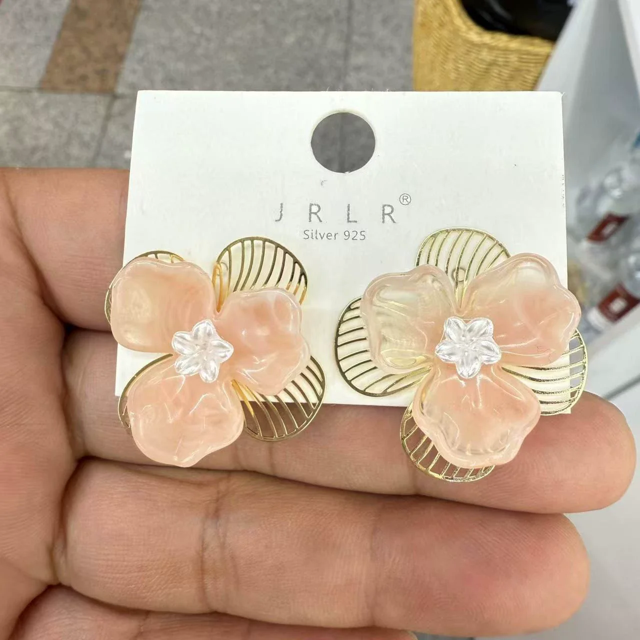 Sweet Pink Flower Stud Earrings for Women Hollow Out Frame Acrylic Petals Trendy Earrings Wedding Party Elegant Jewelry Gifts