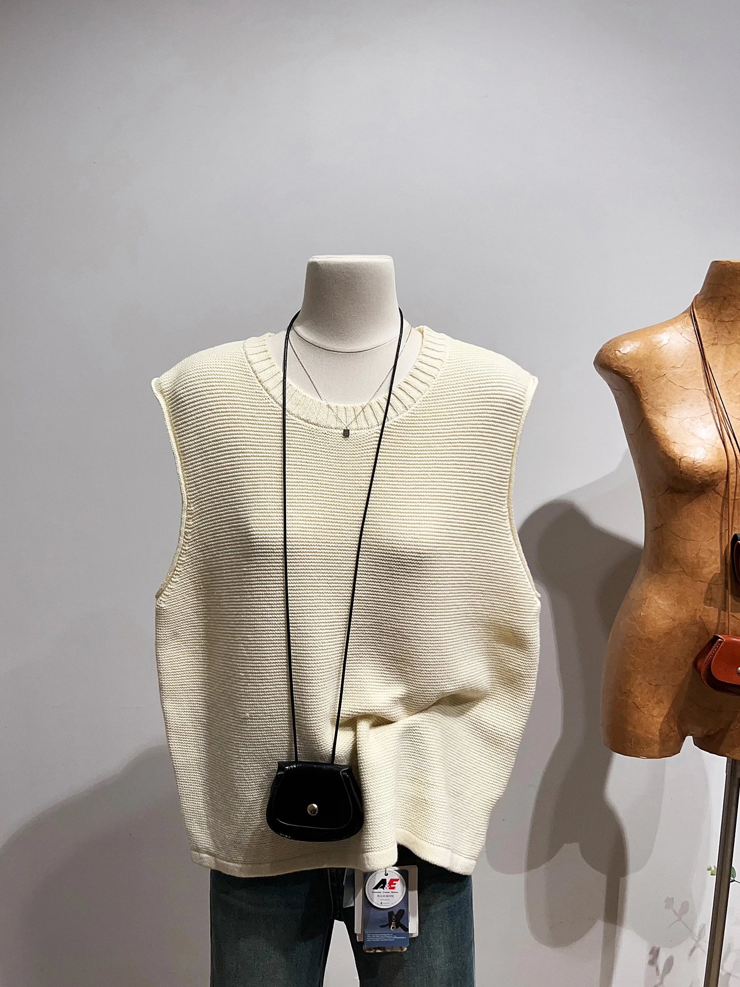 

High Quali round Ne Svel Knitted Vest Women's Casual Pure Color Vest Spring Season Comfortable Warm Loose Fit