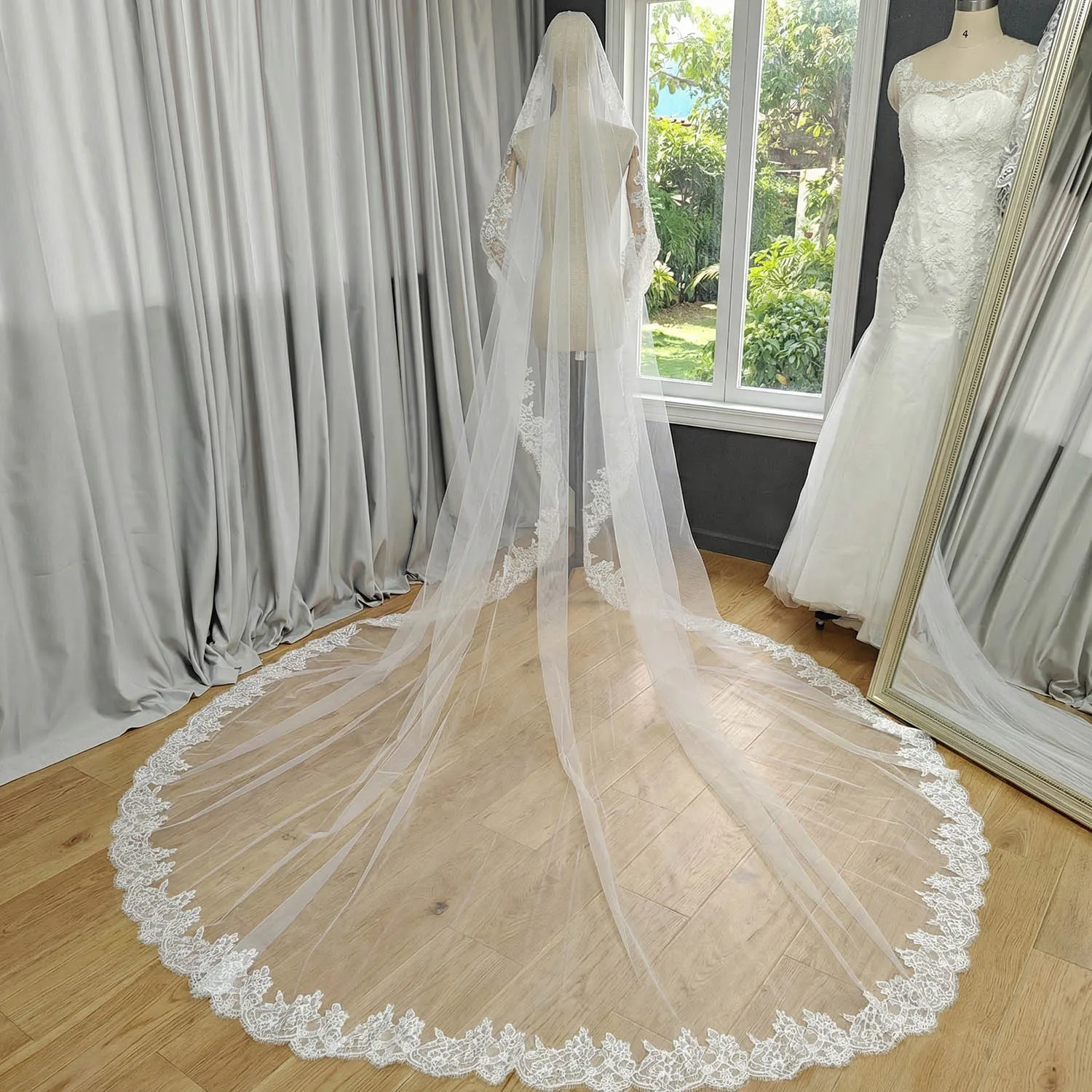 Customized Eyelash …