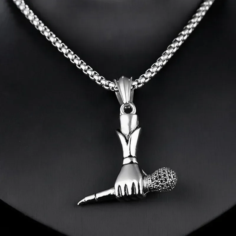 New Arrival Titanium Steel Hiphop Fashion Holding a Microphone Pendant Men Necklaces Jewelry Retro Rock Singer Gift S406