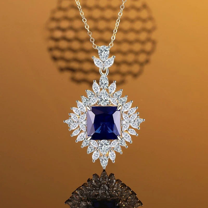 

Design Sapphire Pendant Full Diamond PT950 Platinum Artificially Cultivated Gemstone Necklace for Ladies and Noble Women