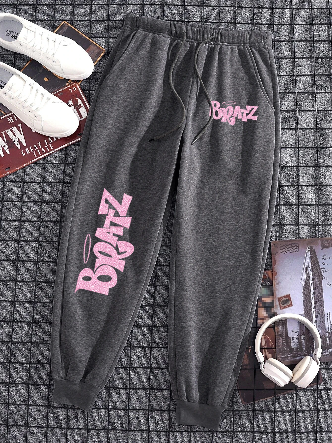 Bratz Pink Print Mens Womens Pants Fleece Sports Casual Pants Casual Loose Outdoor Oversized Pants Pocket Gym Pants Couple