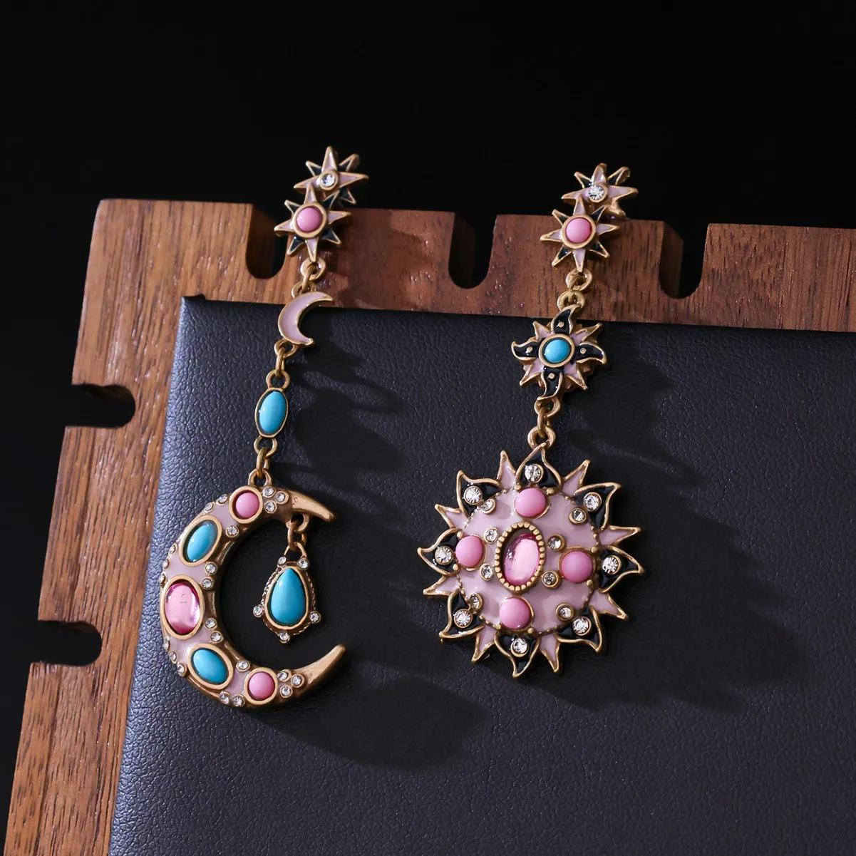 

Medieval Vintage Sun and Moon Earrings Palace Style Retro All-match Earrings Heavy Industry Encrusted Resin Dangle Earrings