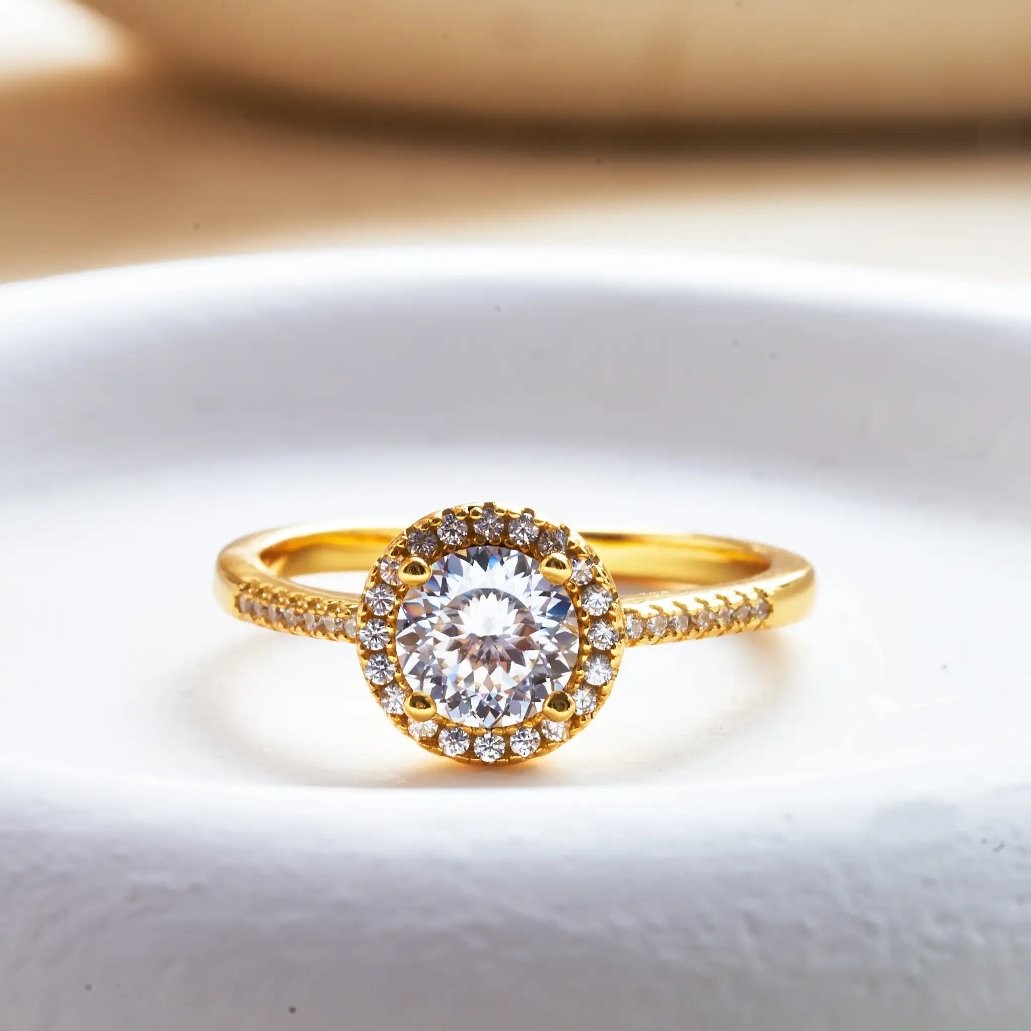 1 Karat Moissanit-Ring für Damen, massives 925er Silber, 18 Karat Gold, gelb plattiert, Luxus-Hochzeit, weiblicher Schmuck mit Zertifikat, Geschenk – Detail 1