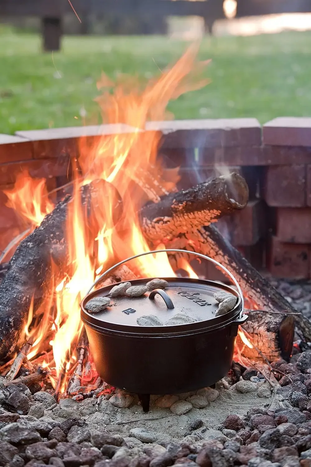 Forno holandês pré-temperado do acampamento do ferro fundido com tampa, punhos duplos, uso no acampamento