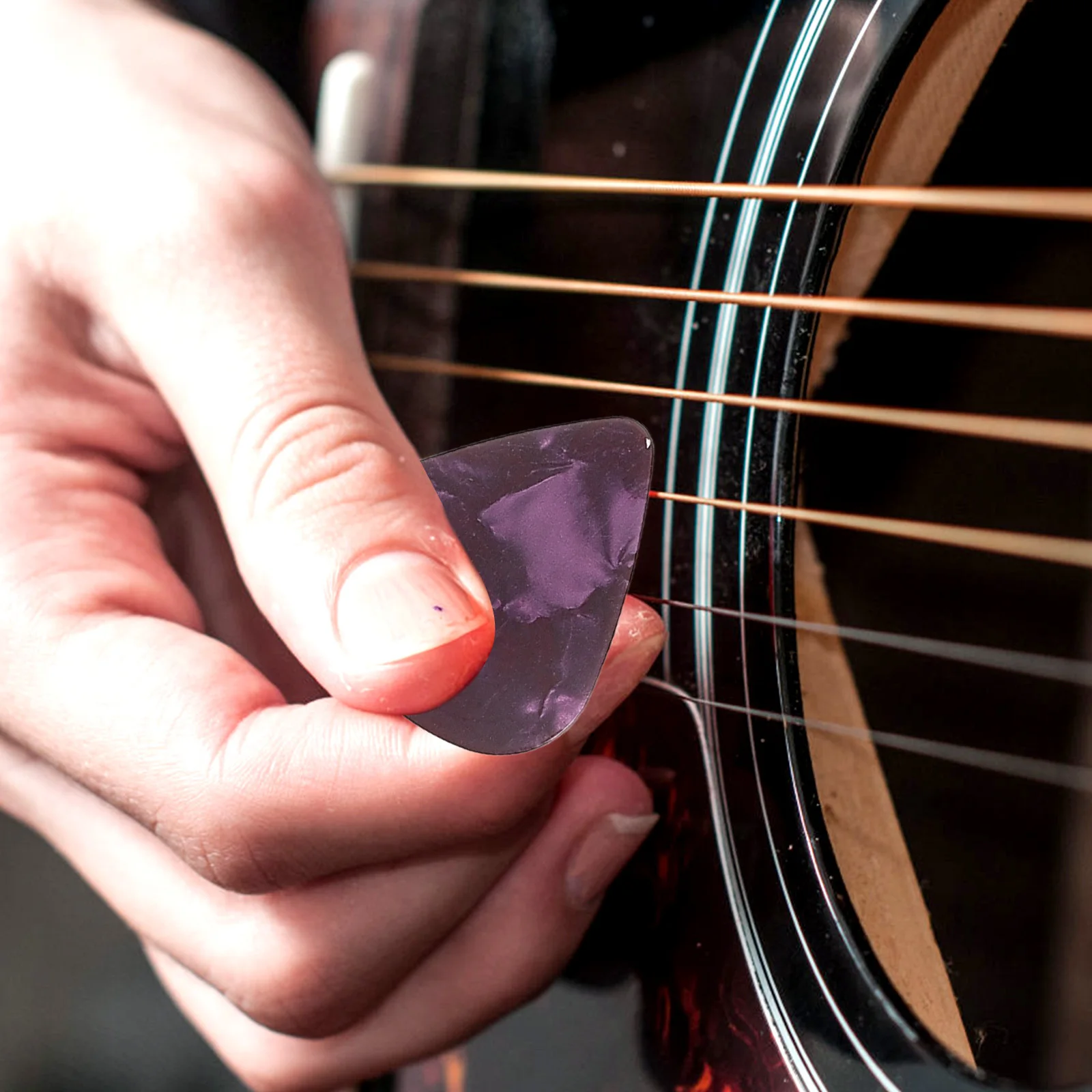 

1Set Portable Guitar Pick Holder Keychain Copper PU Material Multifunctional Plectrum Case for Electric Acoustic Guitar Bass