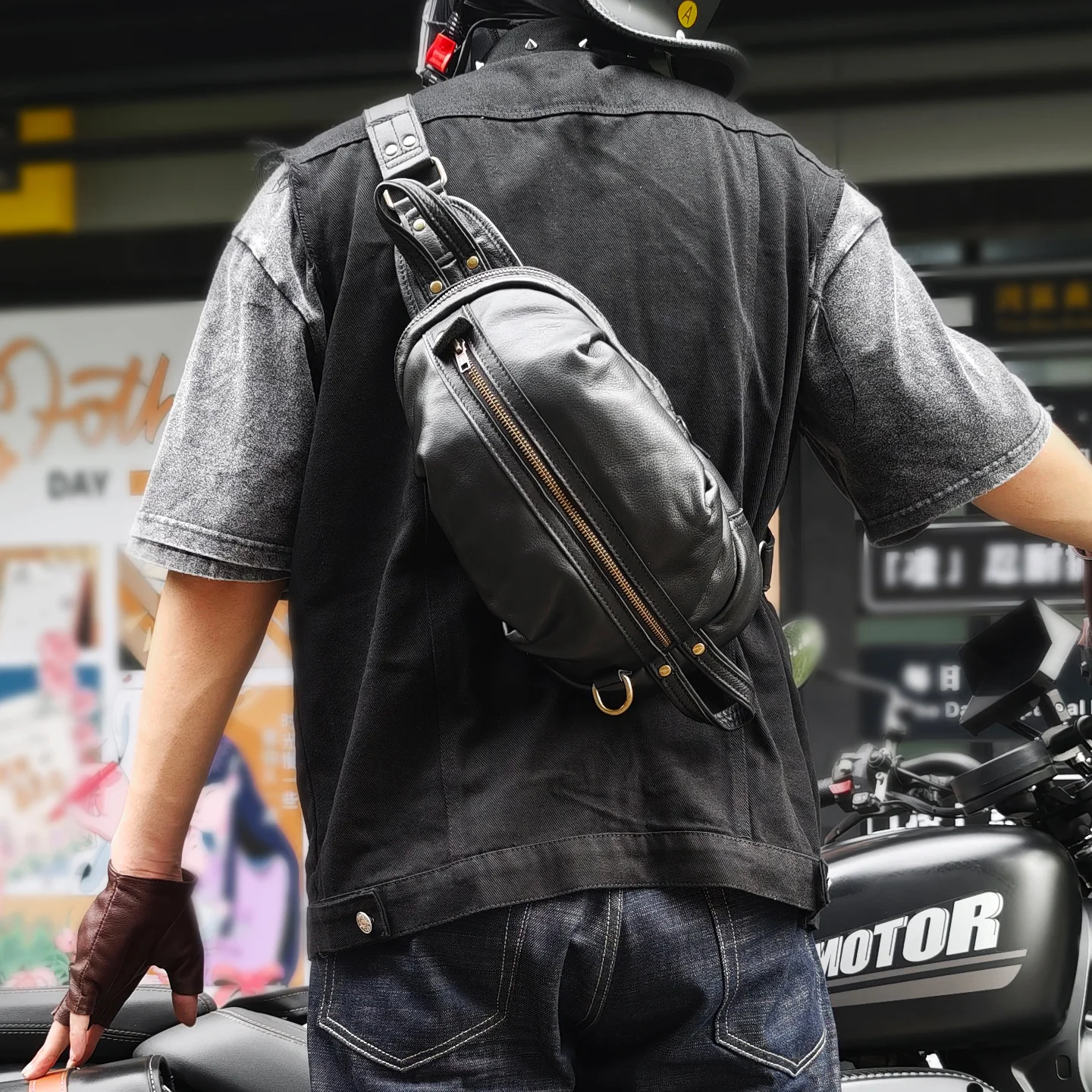 

Vintage Genuine Leather Mens Crossbody Bag Large Capacity Outdoor Travel Casual Shoulder Backpack Cowhide Male Chest Bag