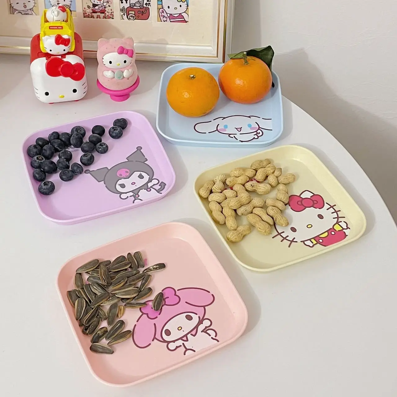 Sanrio-plato bonito de Hello Kitty Kuromi, bandeja de basura para mesa, plato de hueso escupido, plato pequeño de plástico, plato para aperitivos, suministros de cocina, 4 Uds.