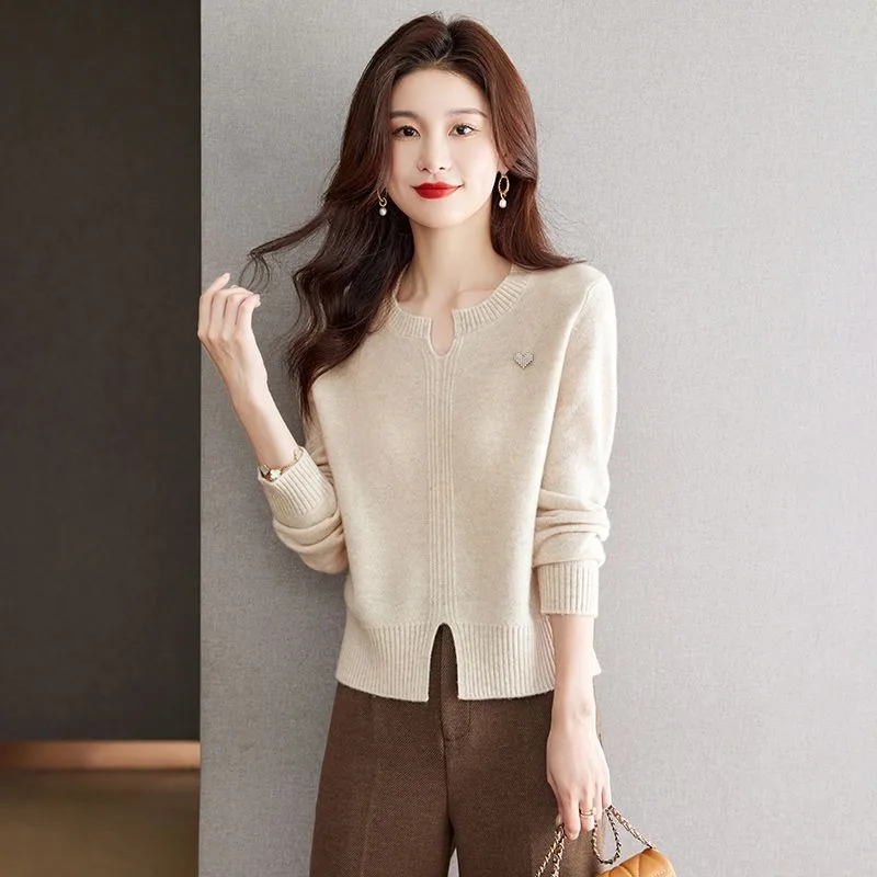 Damskie swetry na jesień i zimę w jednolitym kolorze