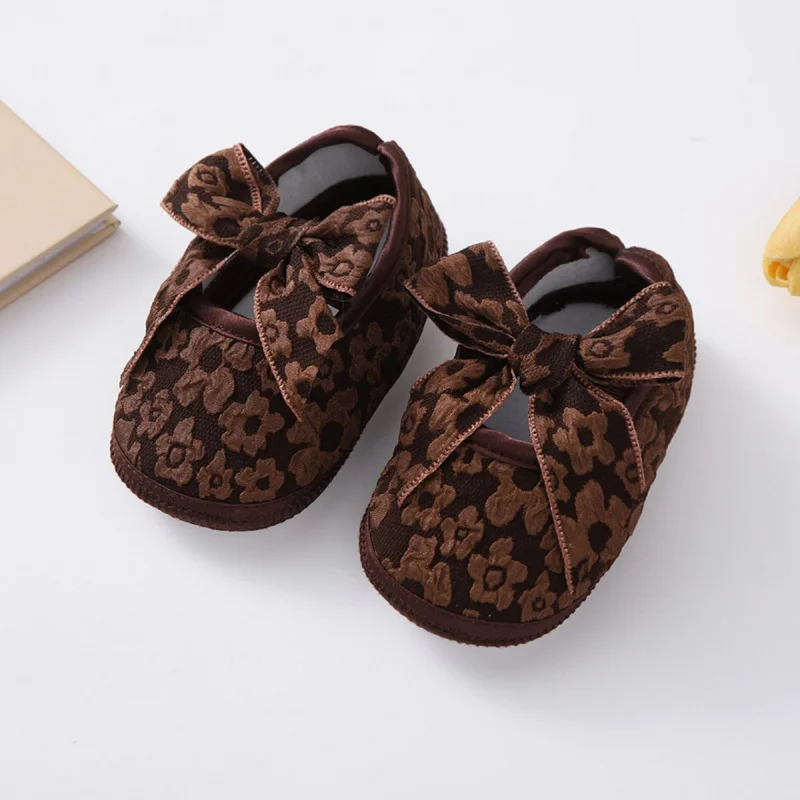 حذاء قطني بعقدة فراشية زهرية للأطفال الصغار ، حذاء لحديثي المشي مانع للانزلاق ، نعل ناعم للرضع ، مشايات أولى ، ريترو ، ربيع ، خريف